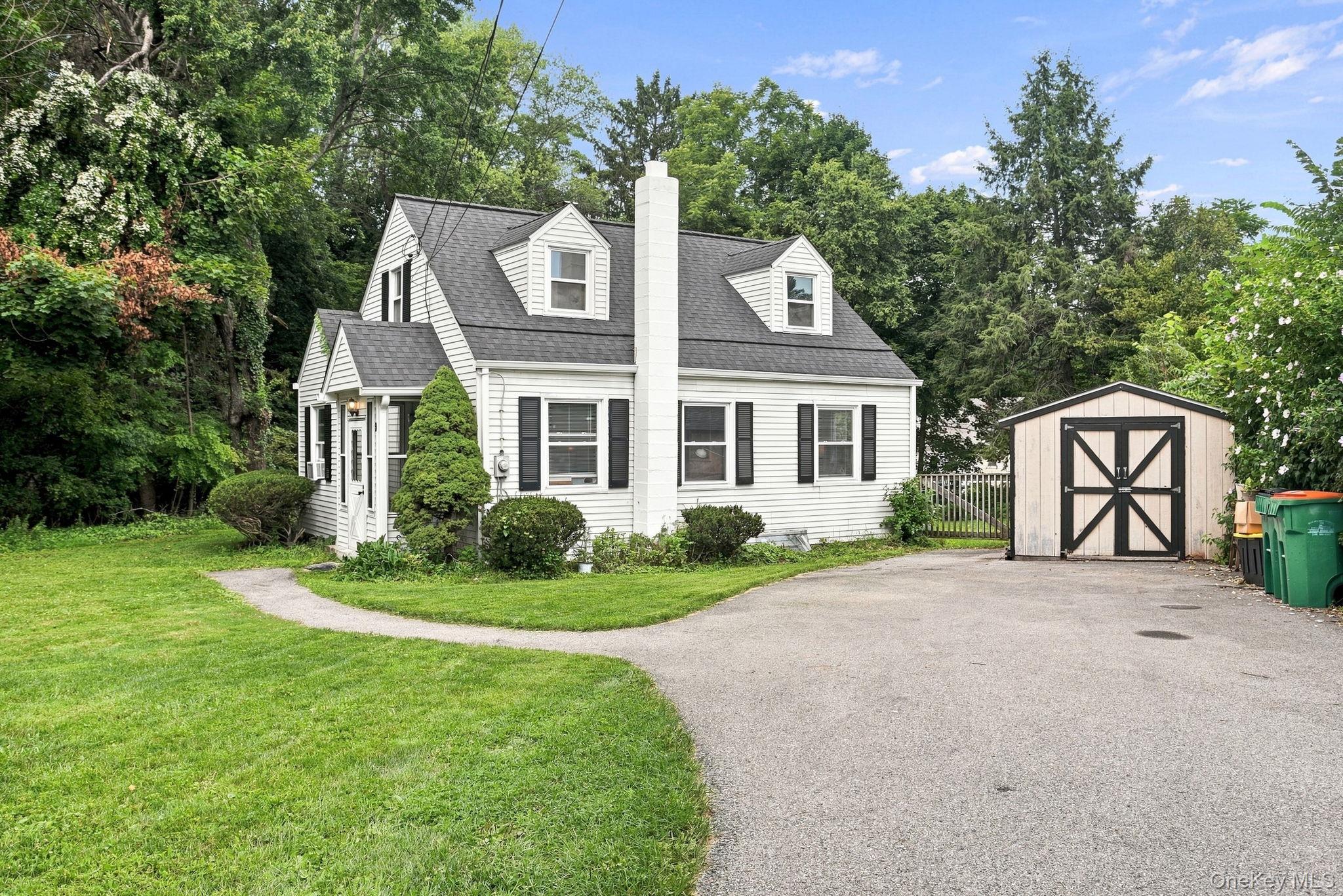 9 Kinderhook Drive Property Photo 1