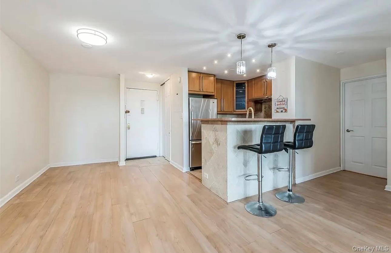 15038 Union Turnpike 8f Property Photo 5
