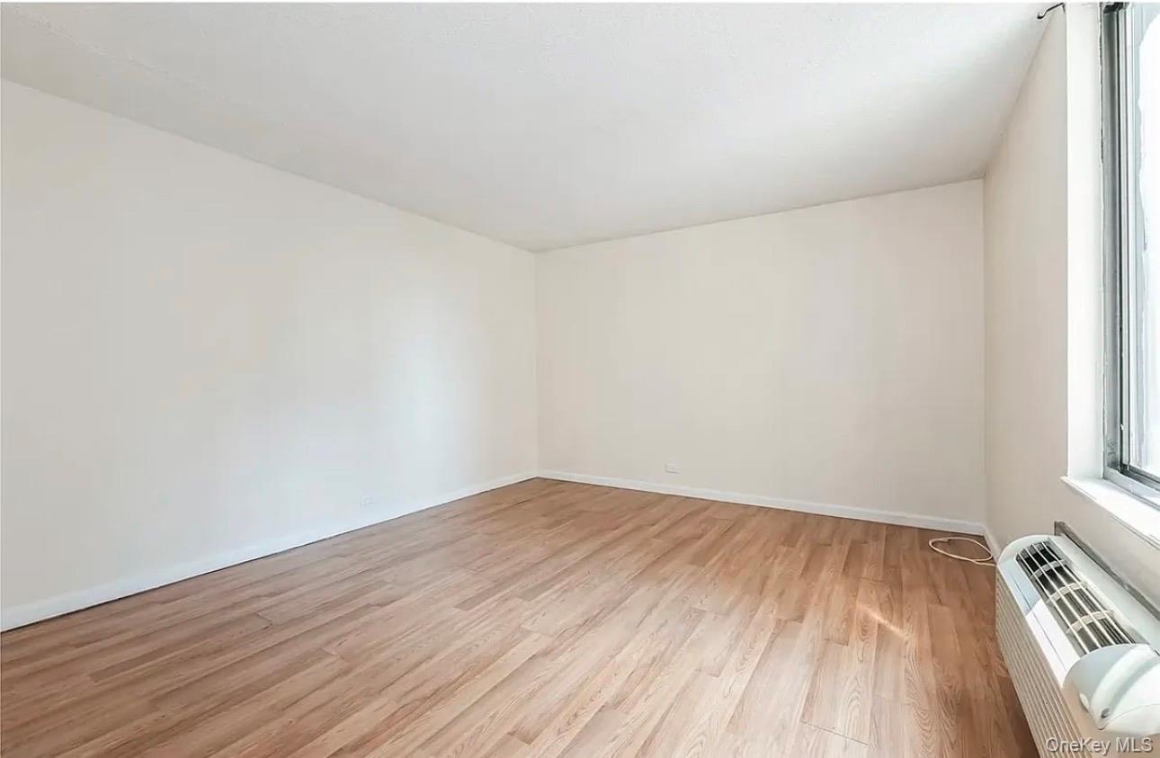 15038 Union Turnpike 8f Property Photo 14