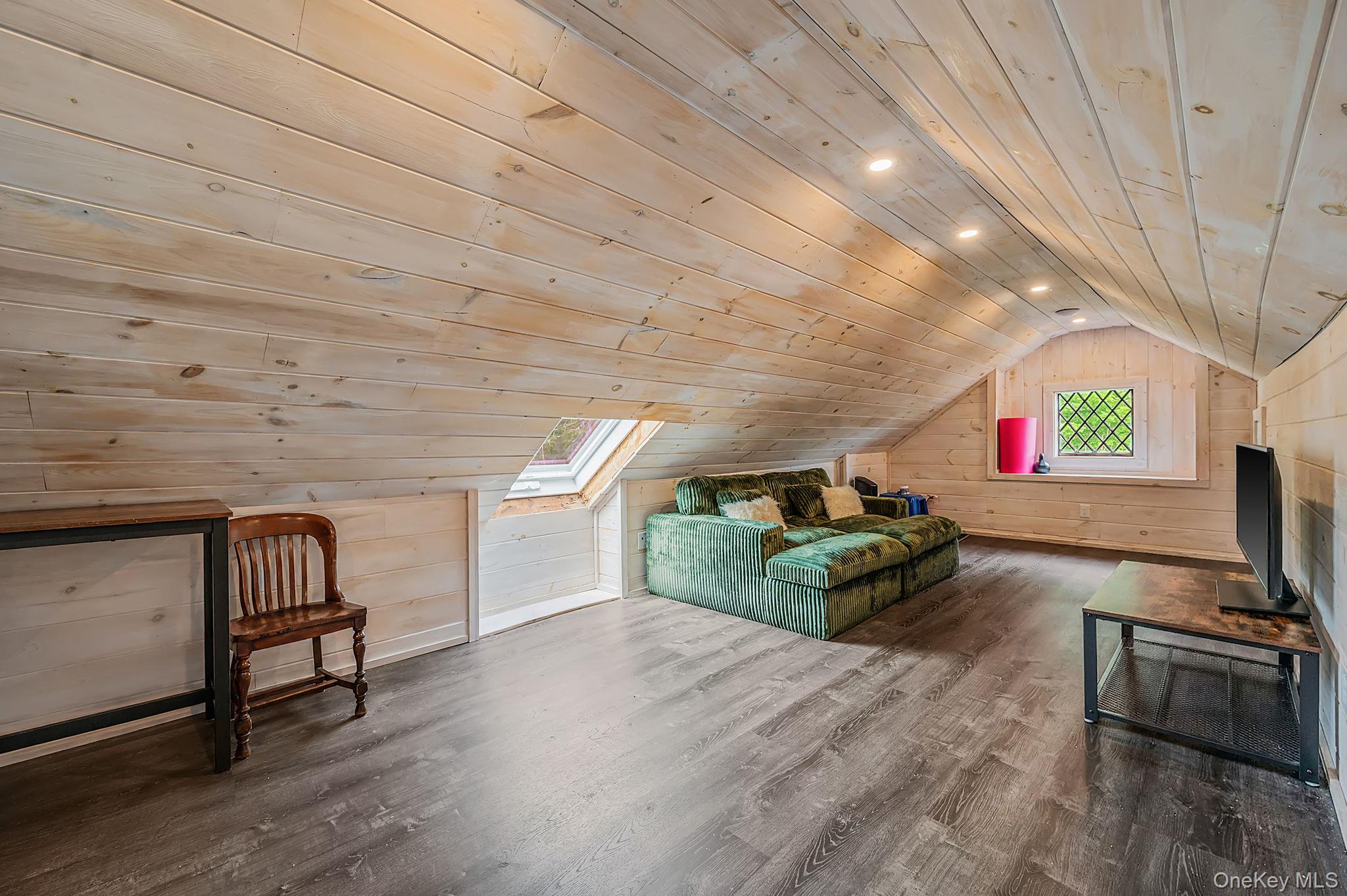 6 New York Avenue Property Photo 27