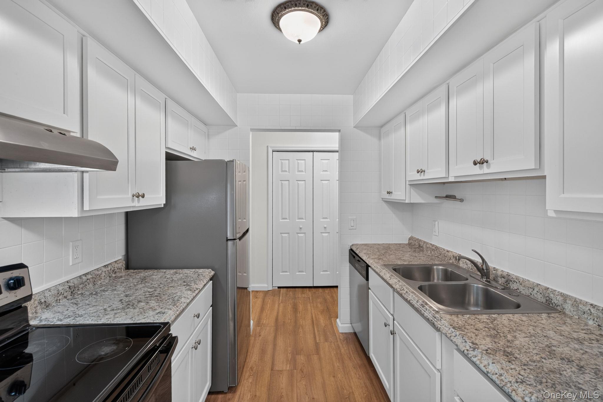 1802 Cherry Hill Drive Property Photo 7