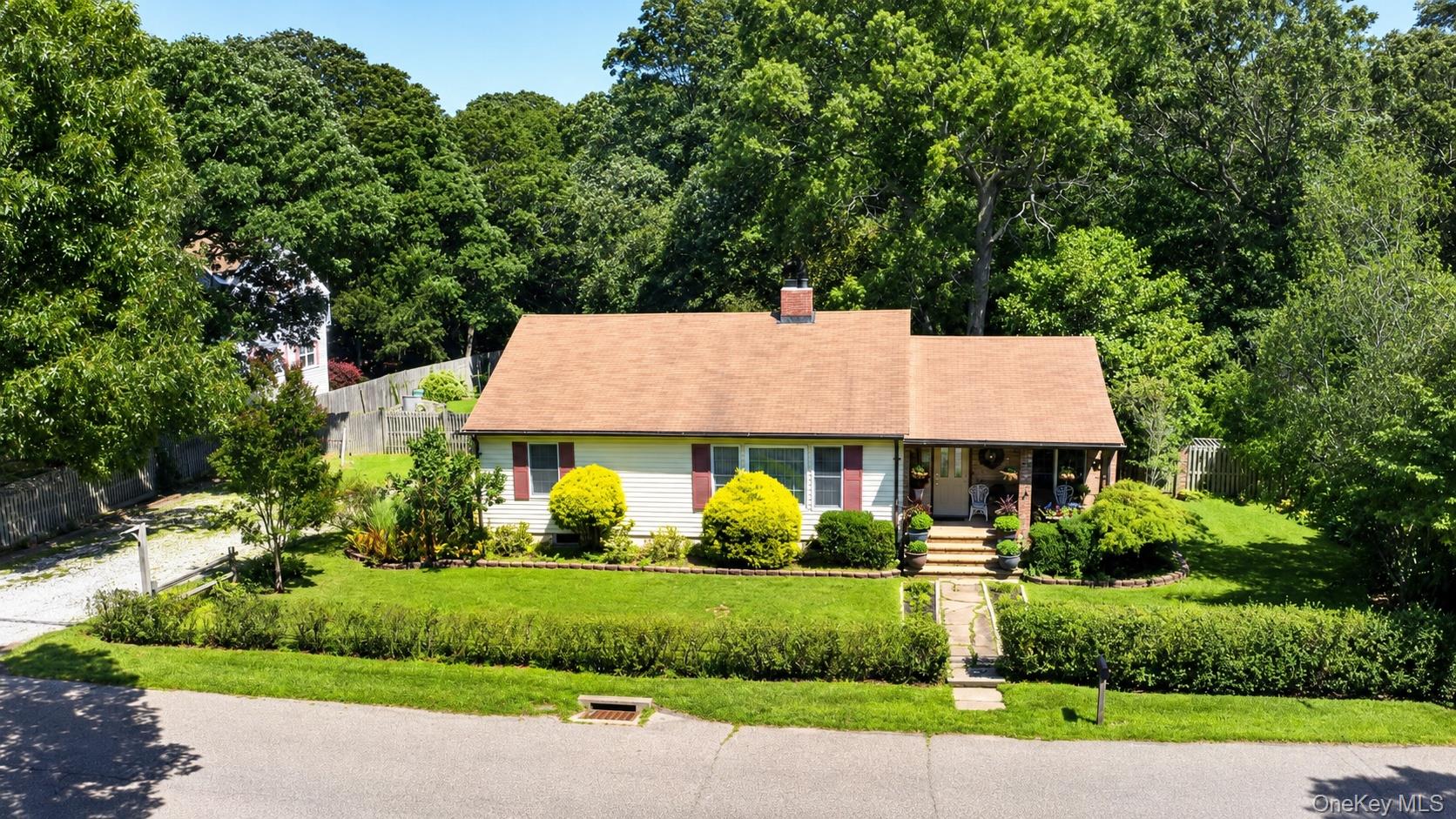 35 Biltmore Drive Property Photo 3