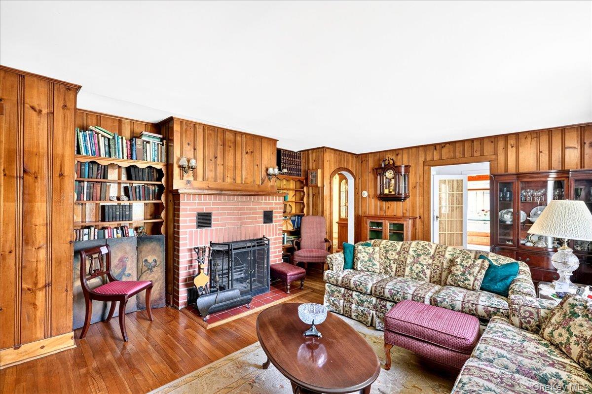 35 Biltmore Drive Property Photo 5