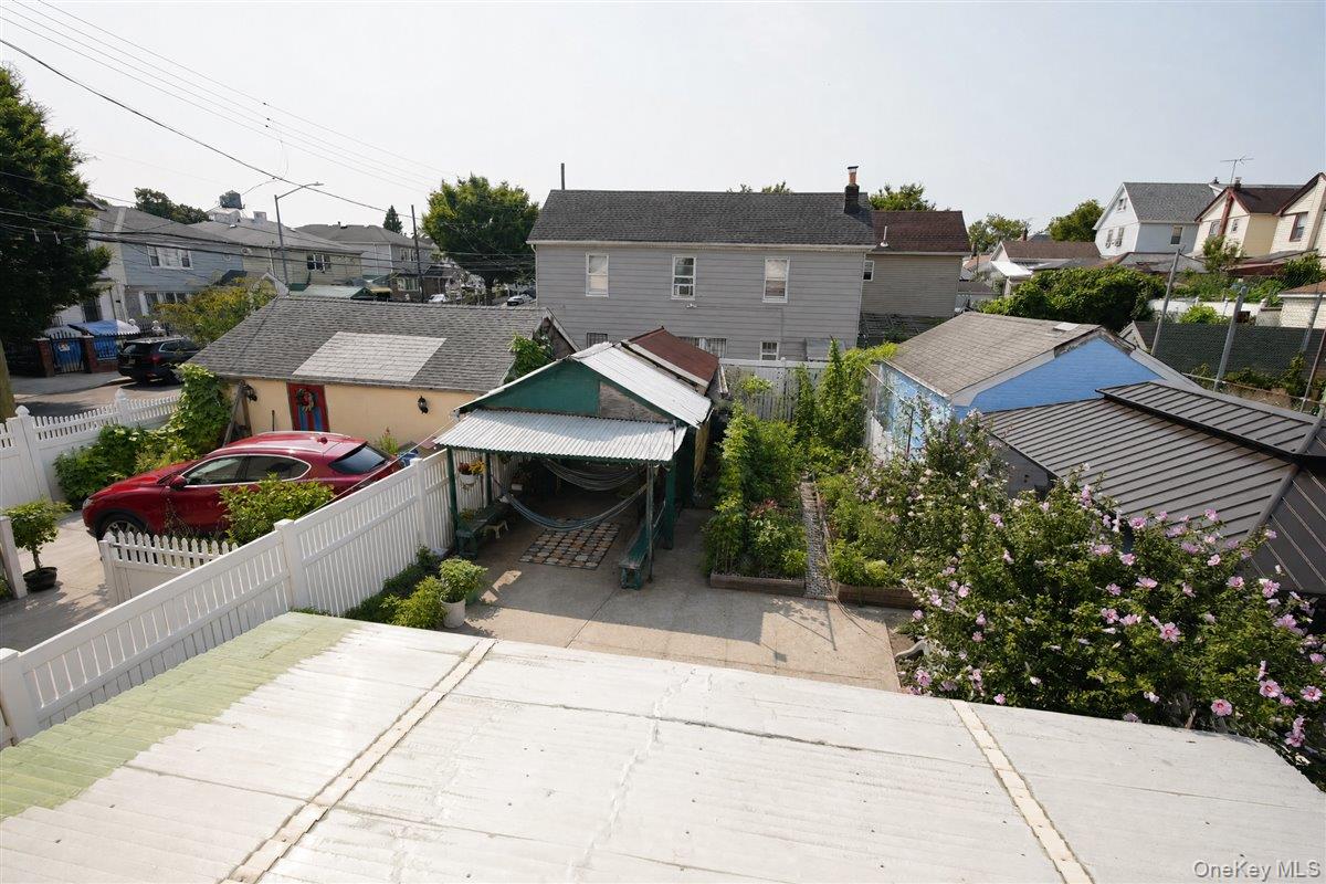 18246 90th Avenue Property Photo 25