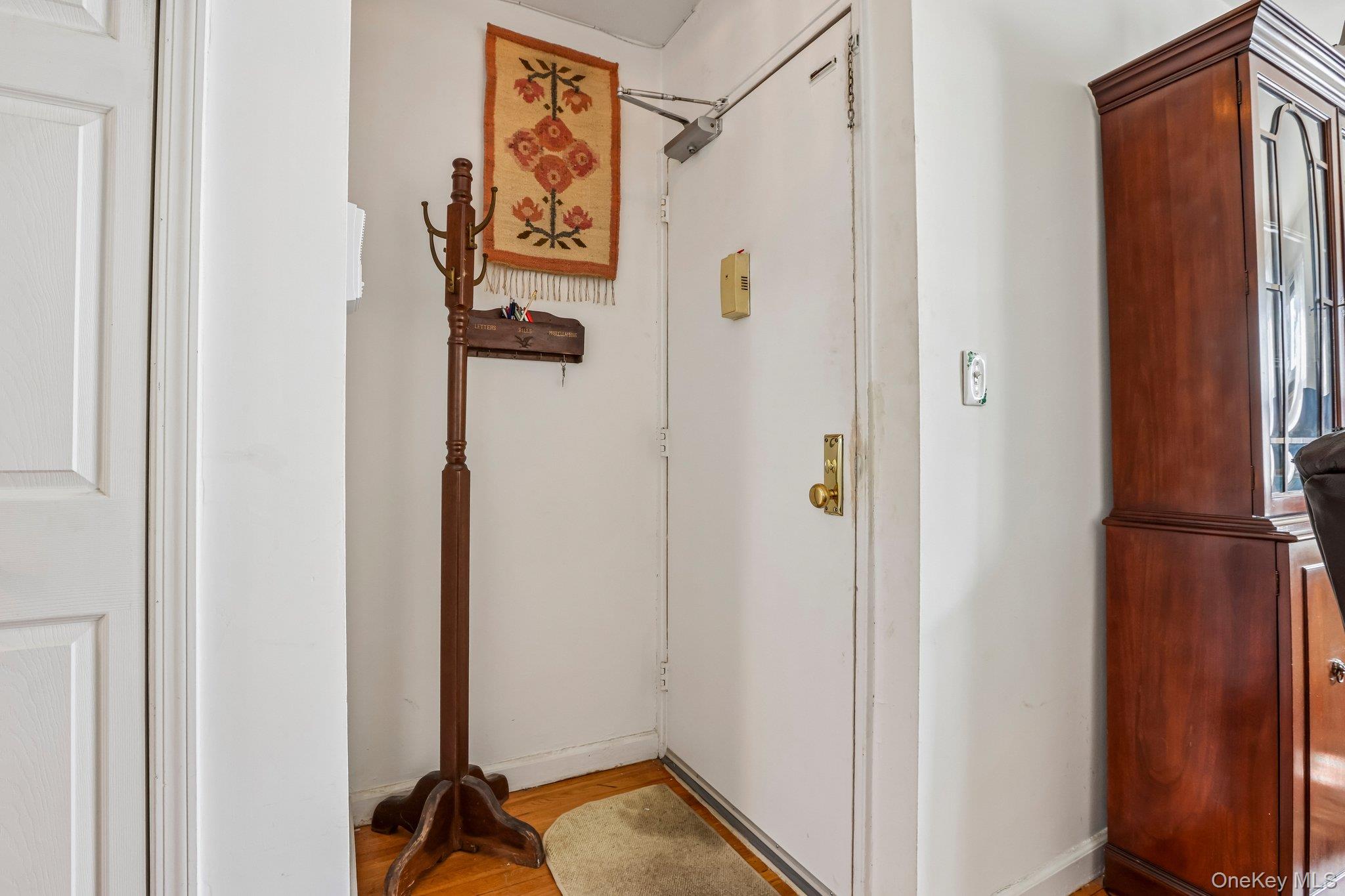 8 Dehaven Drive 1d Property Photo 3
