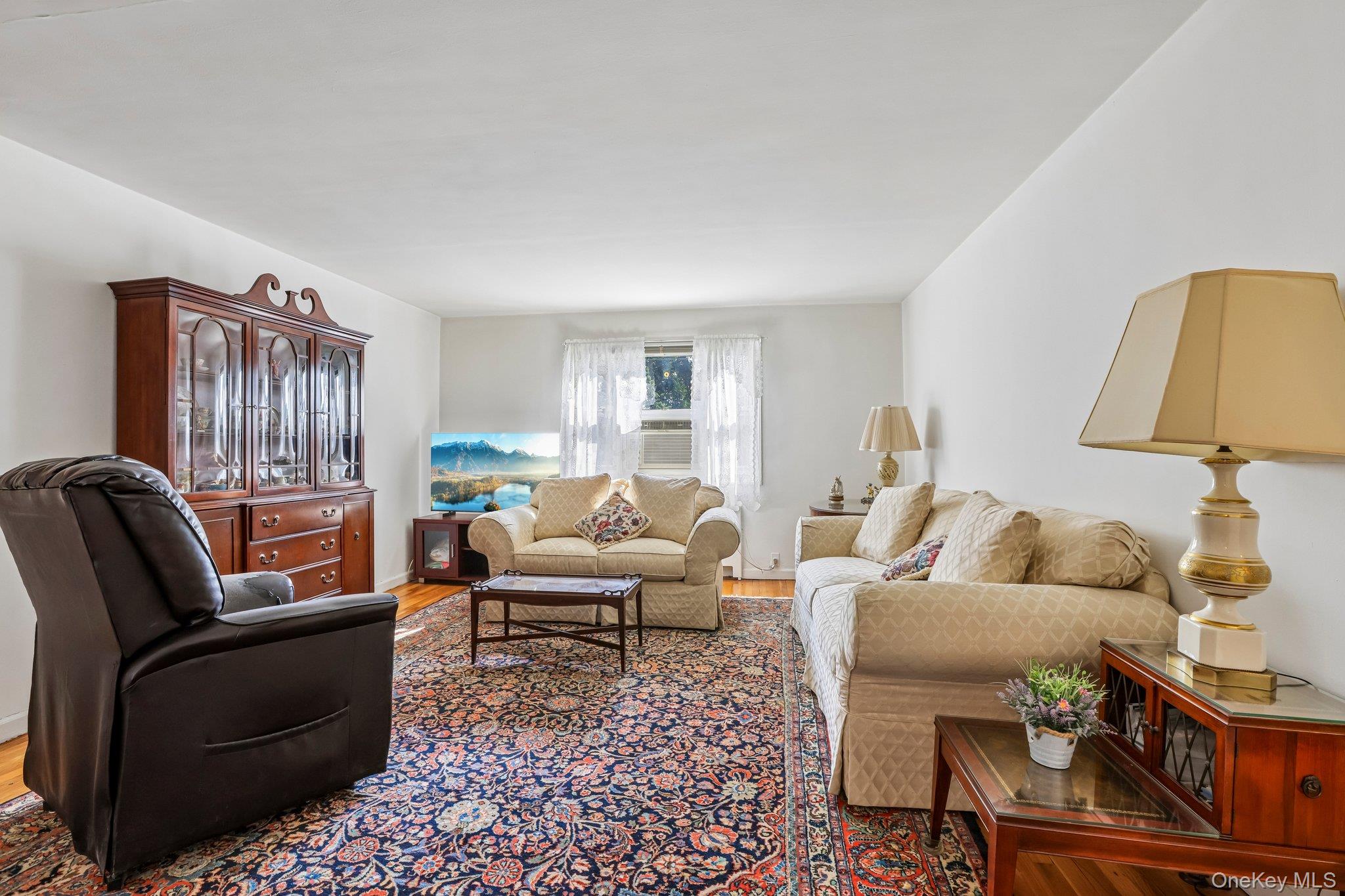 8 Dehaven Drive 1d Property Photo 5
