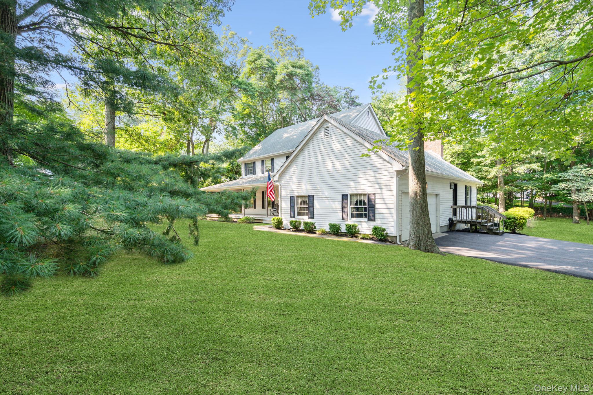 470 Pond Path Property Photo 2