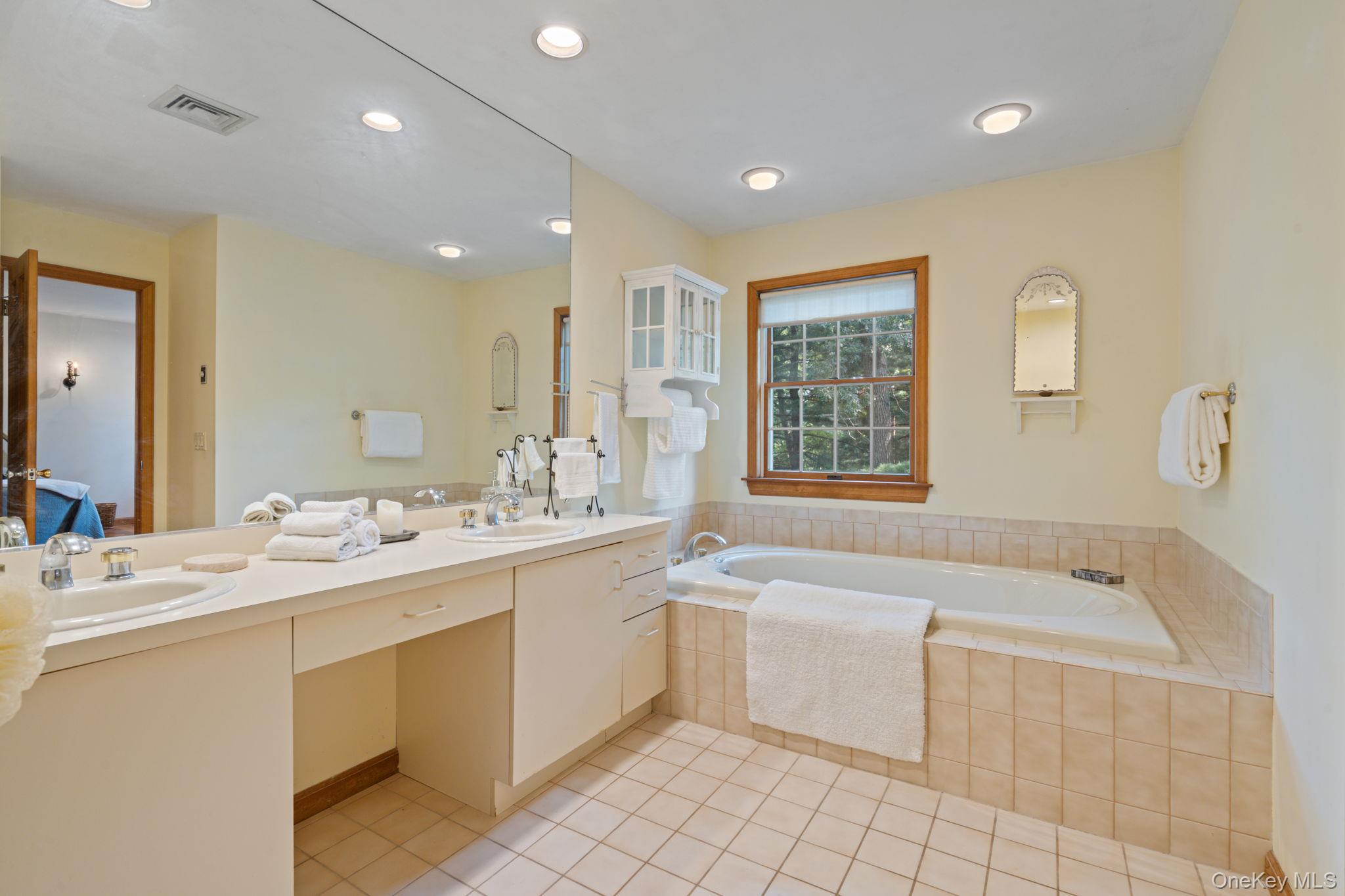 470 Pond Path Property Photo 27