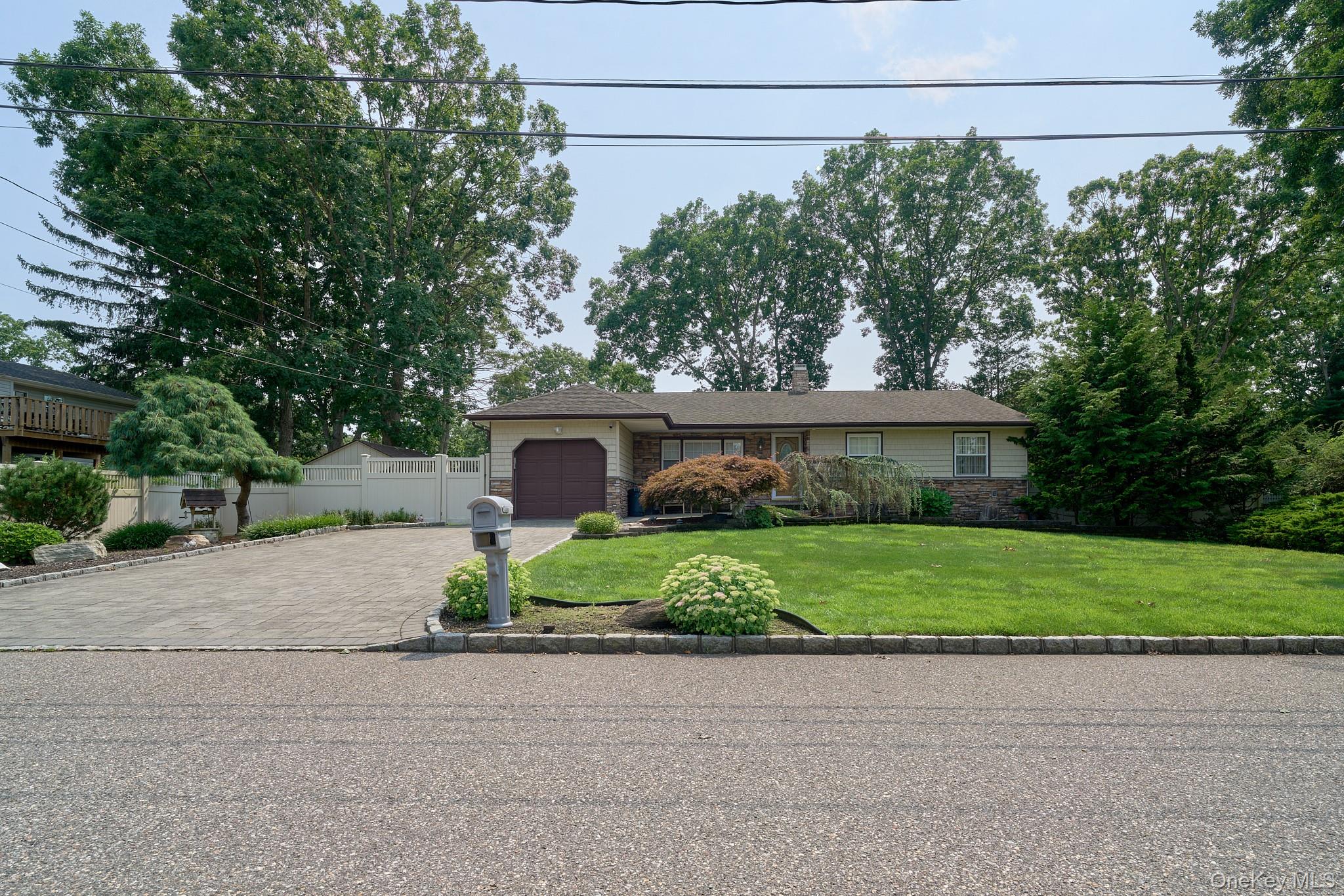 14 Winthrop Place Property Photo 2