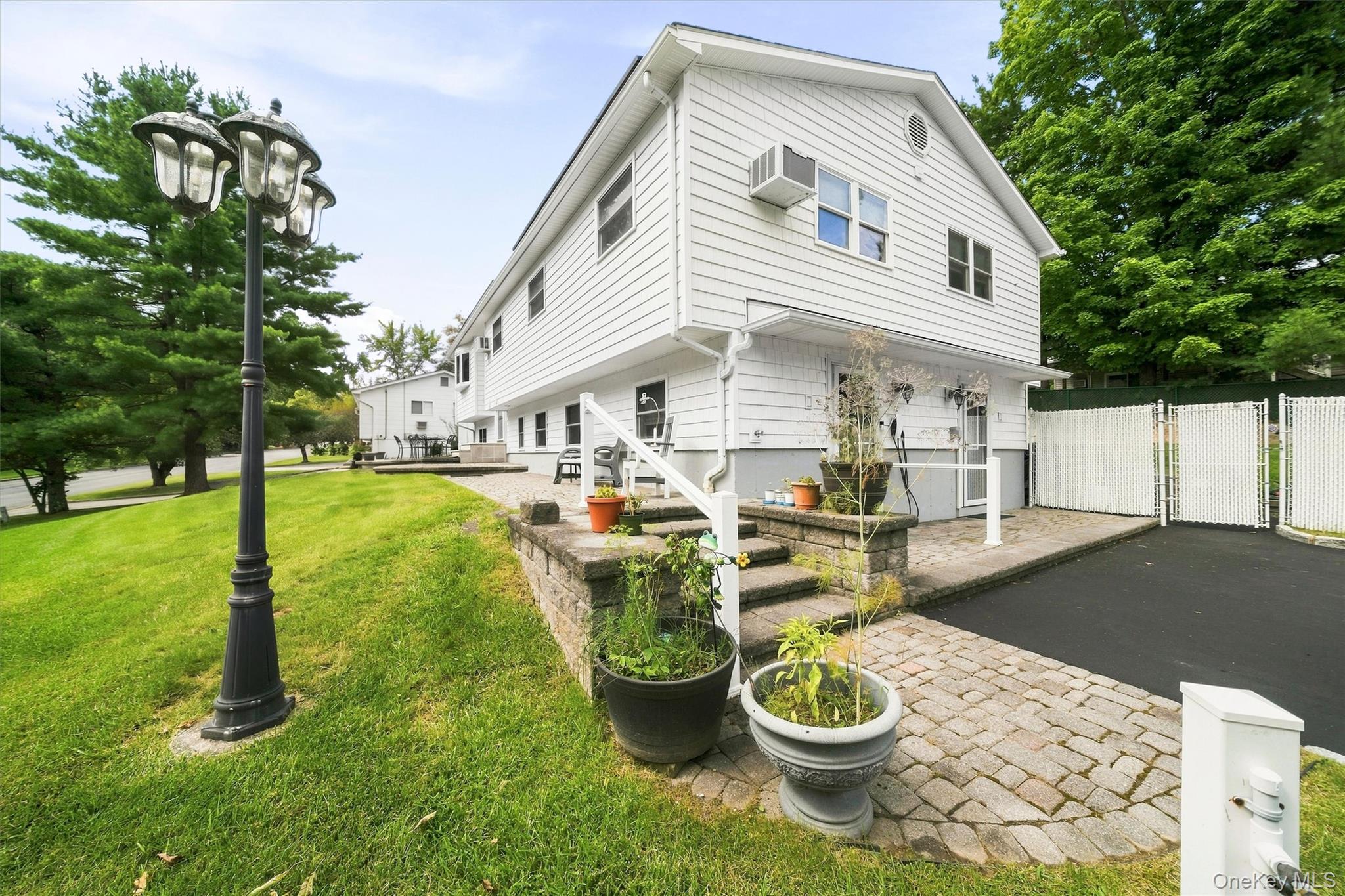 2 Harvest Hill Lane Property Photo 3