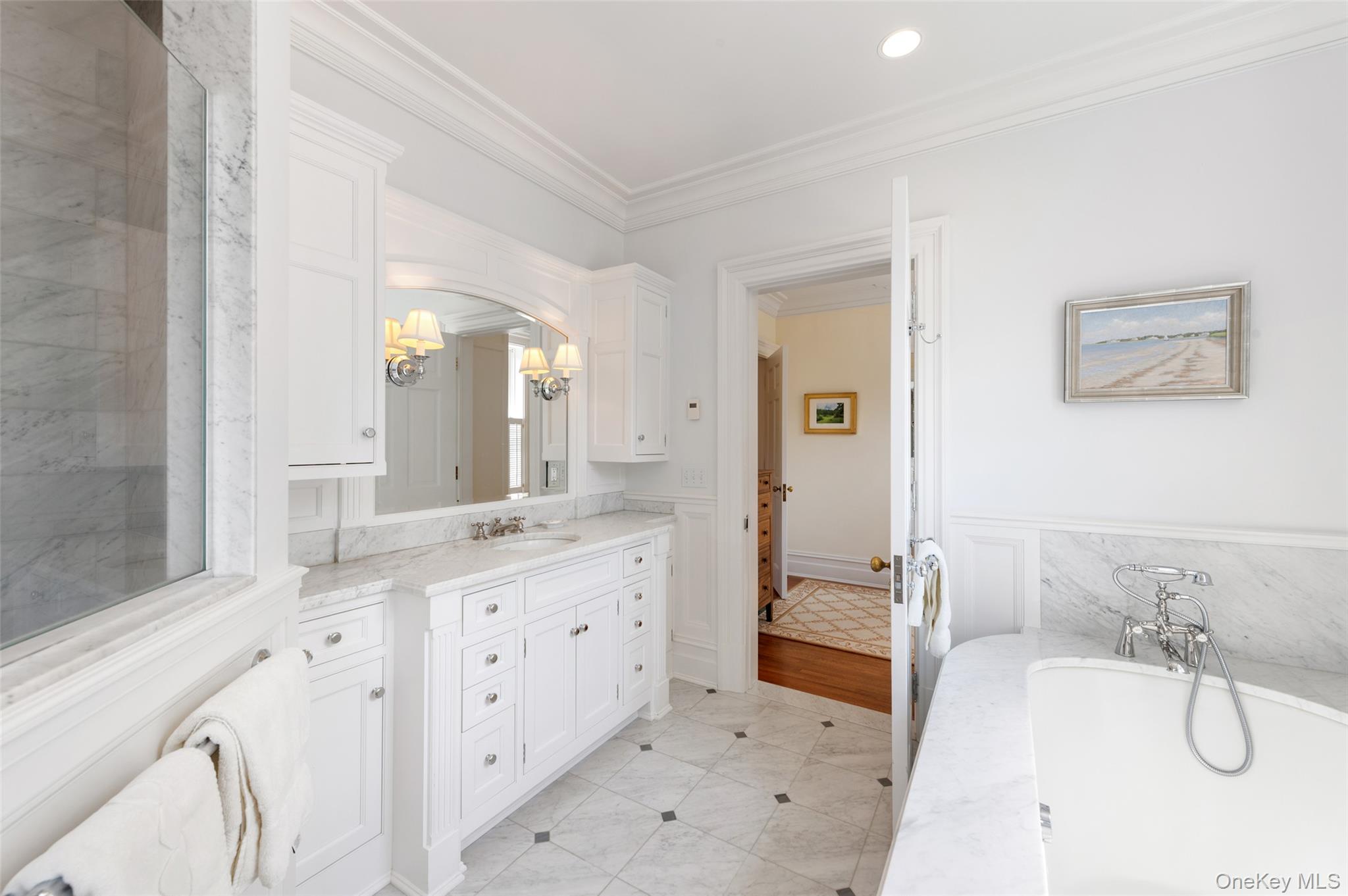 336 Cantitoe Street Property Photo 18