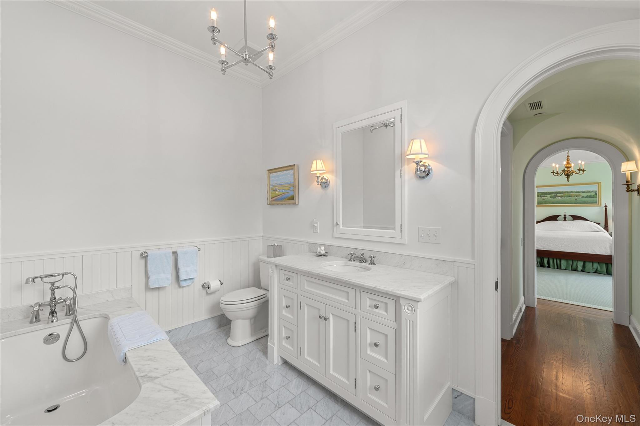336 Cantitoe Street Property Photo 22