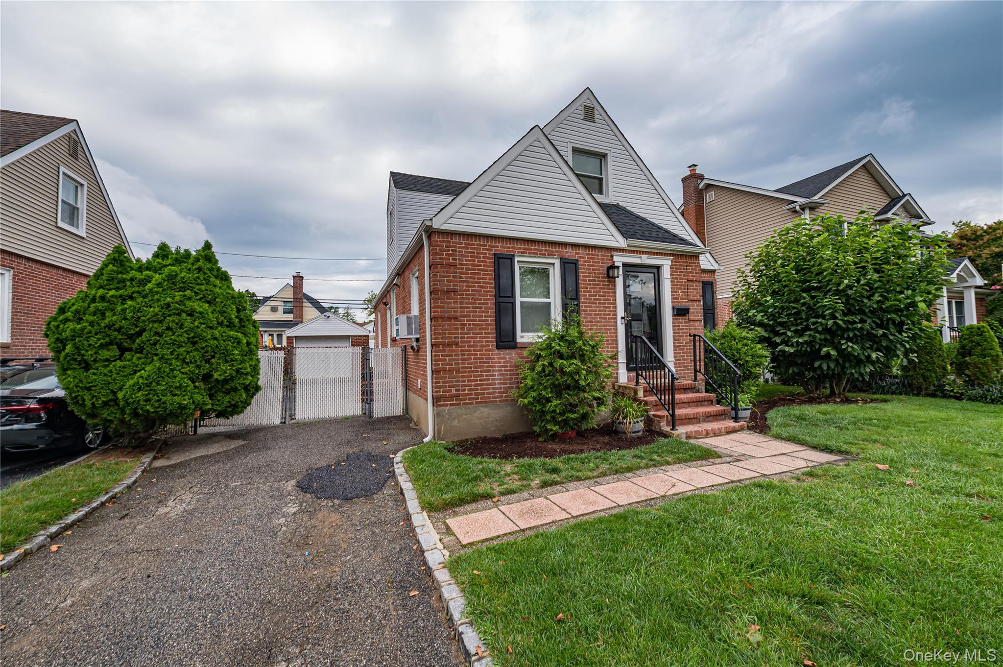 15 Yale Boulevard Property Photo 2