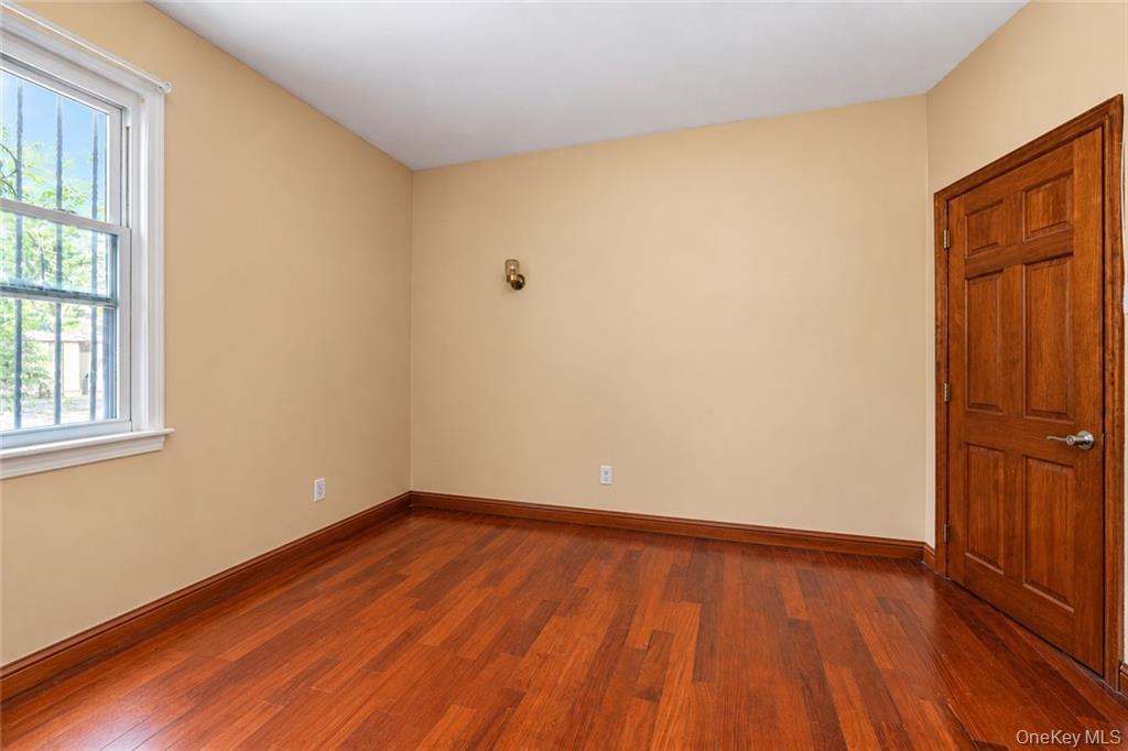 82 Kermit Place Property Photo 6