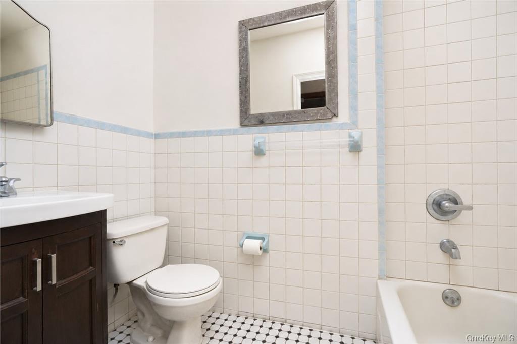 82 Kermit Place Property Photo 8