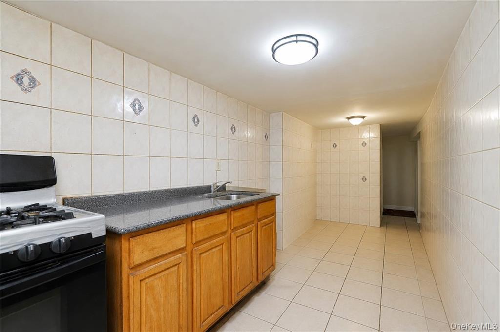 82 Kermit Place Property Photo 33