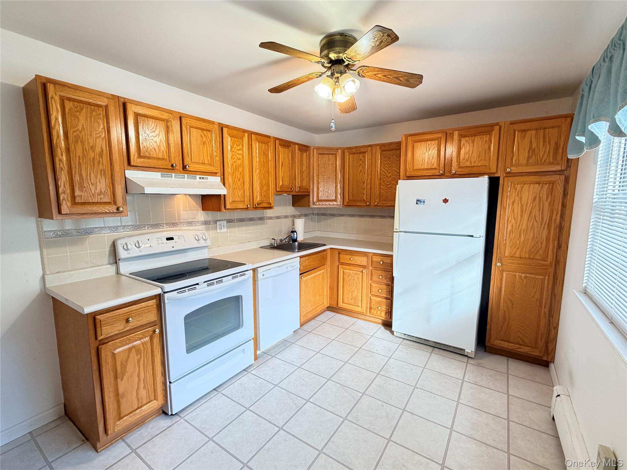 1840 Crompond Road 3b4 Property Photo 3