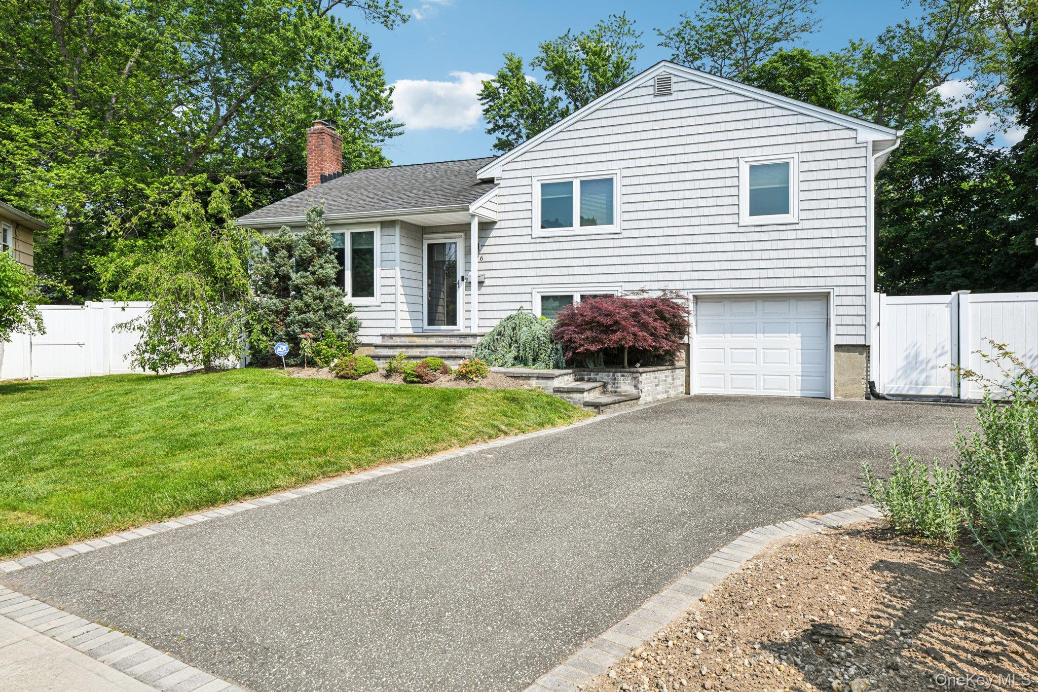 176 Willis Court Property Photo 2