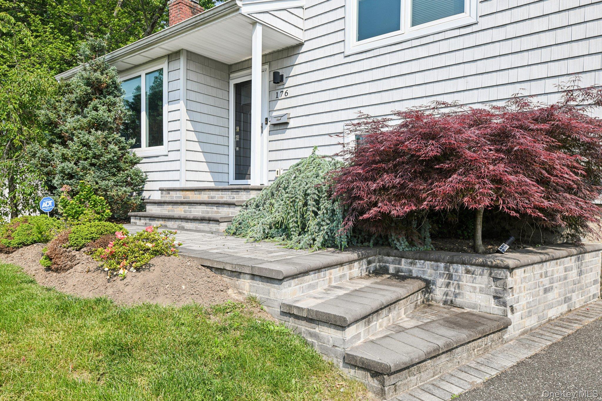176 Willis Court Property Photo 3