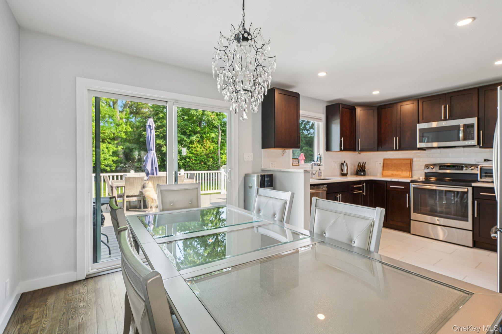 176 Willis Court Property Photo 8