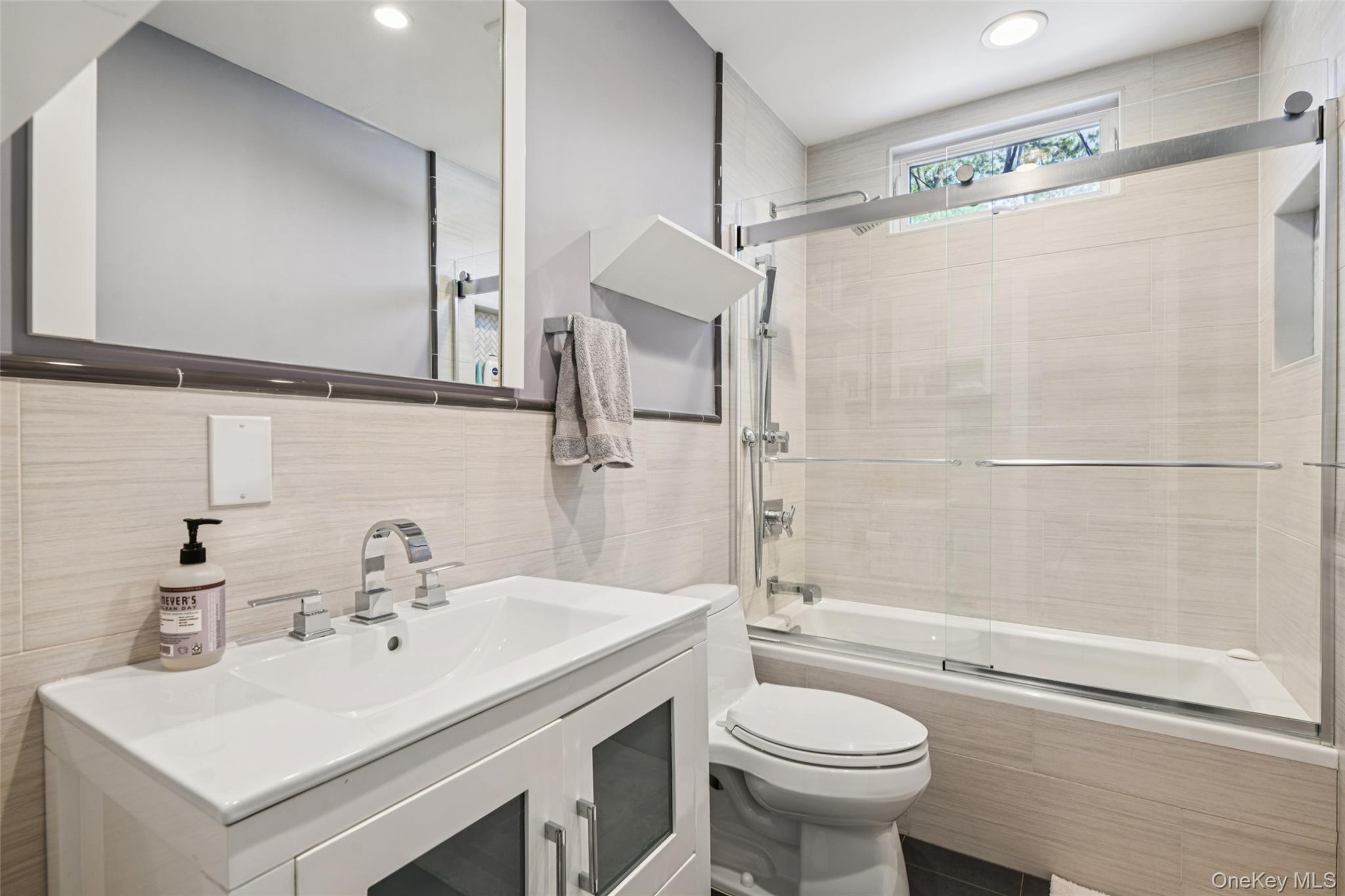 176 Willis Court Property Photo 12