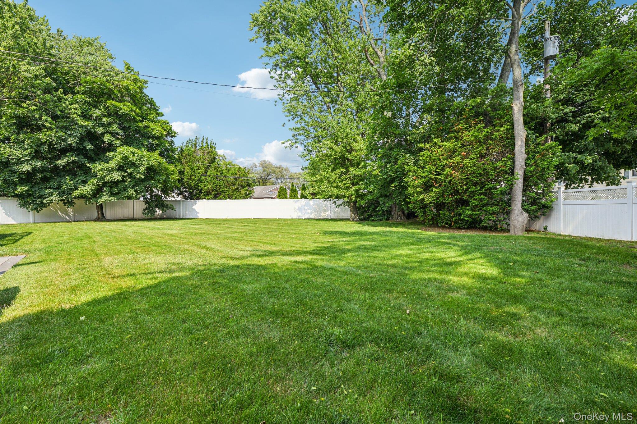 176 Willis Court Property Photo 25