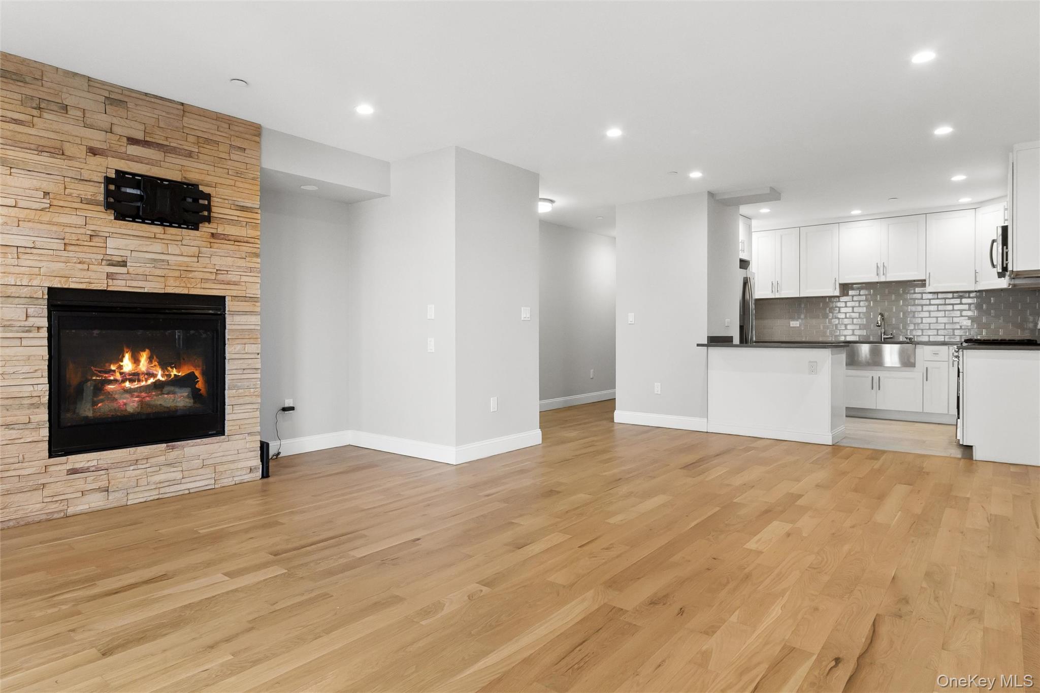 1037870 Property Photo 4