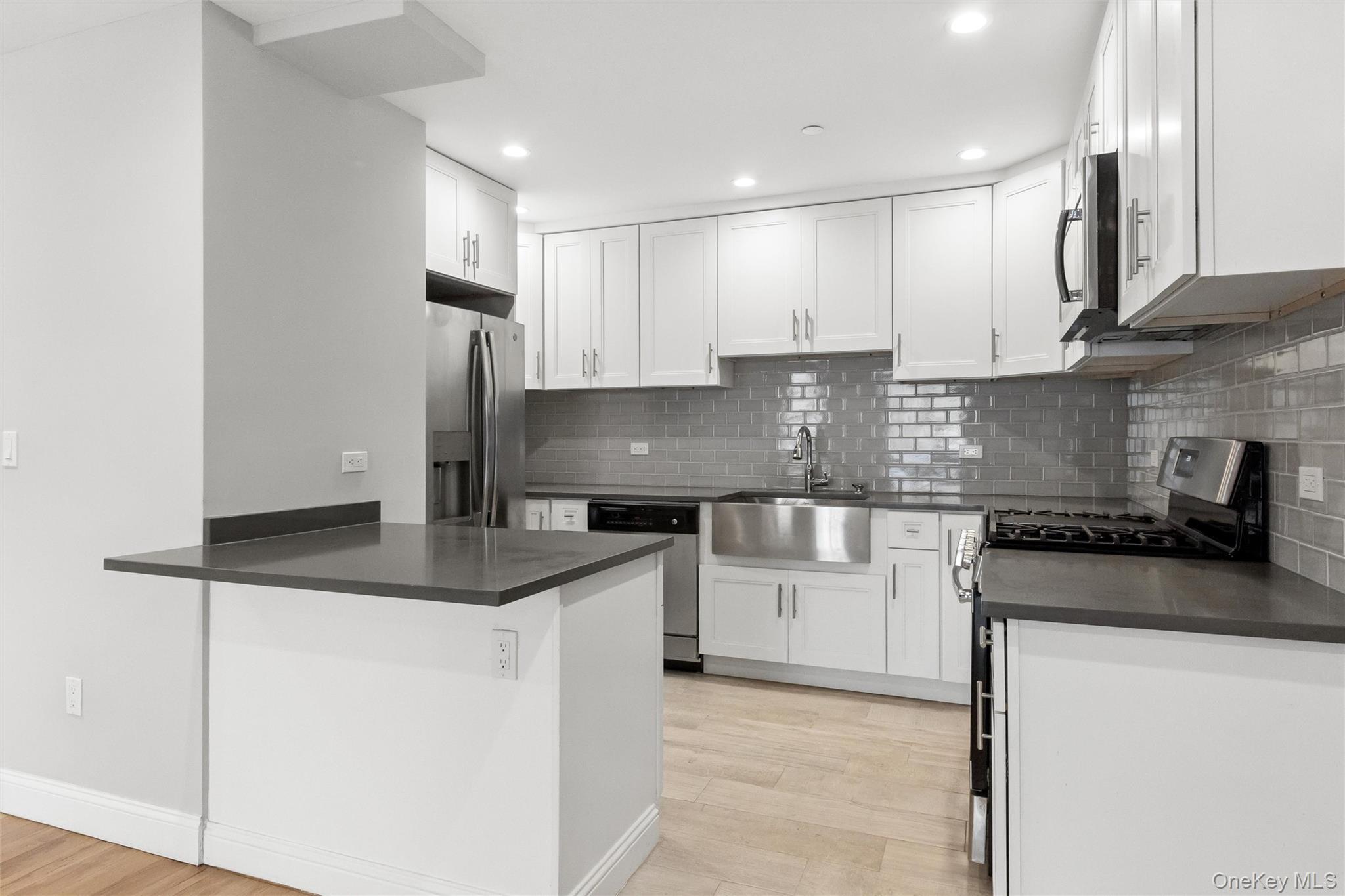1037870 Property Photo 8