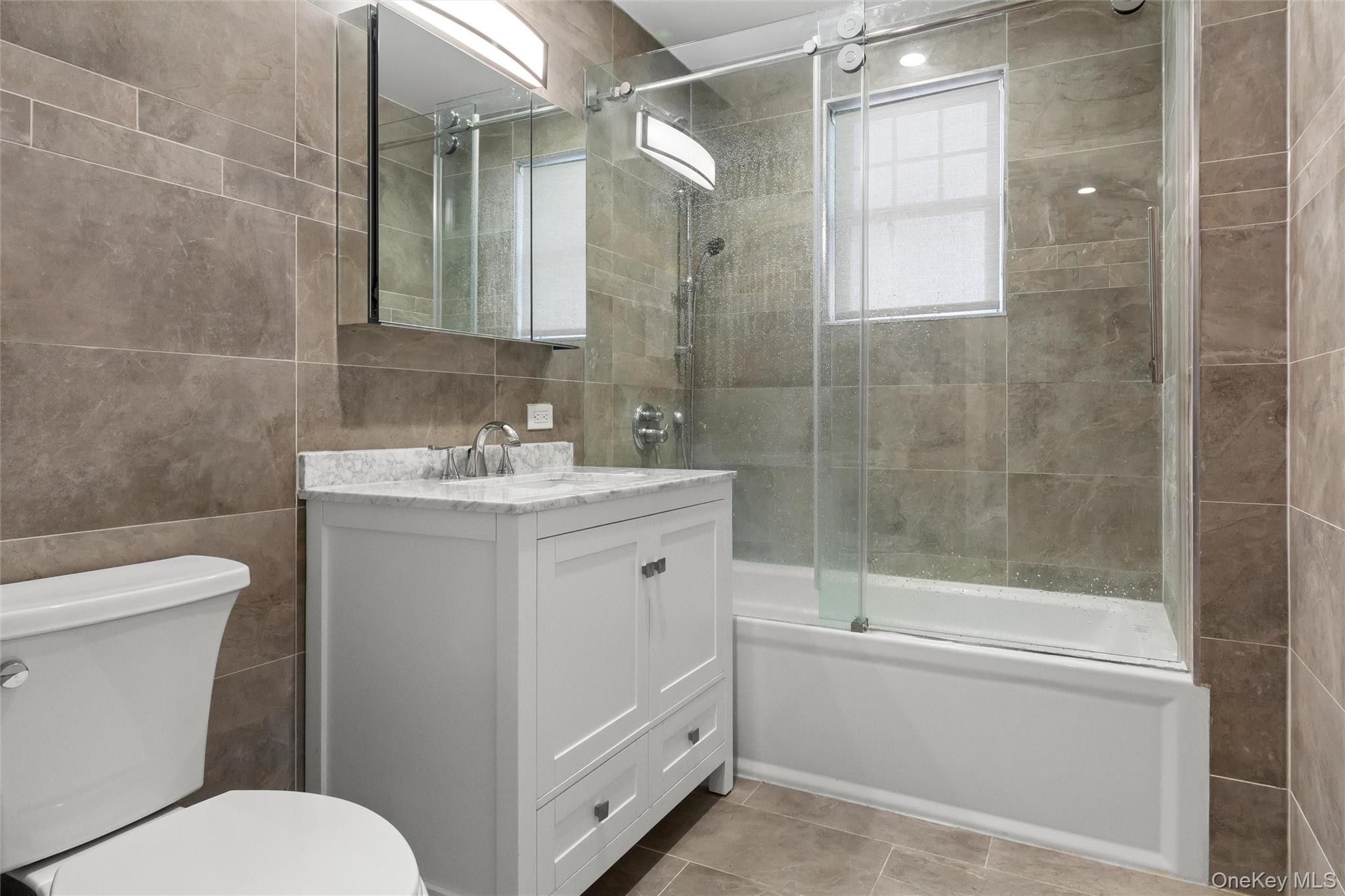 1037870 Property Photo 10