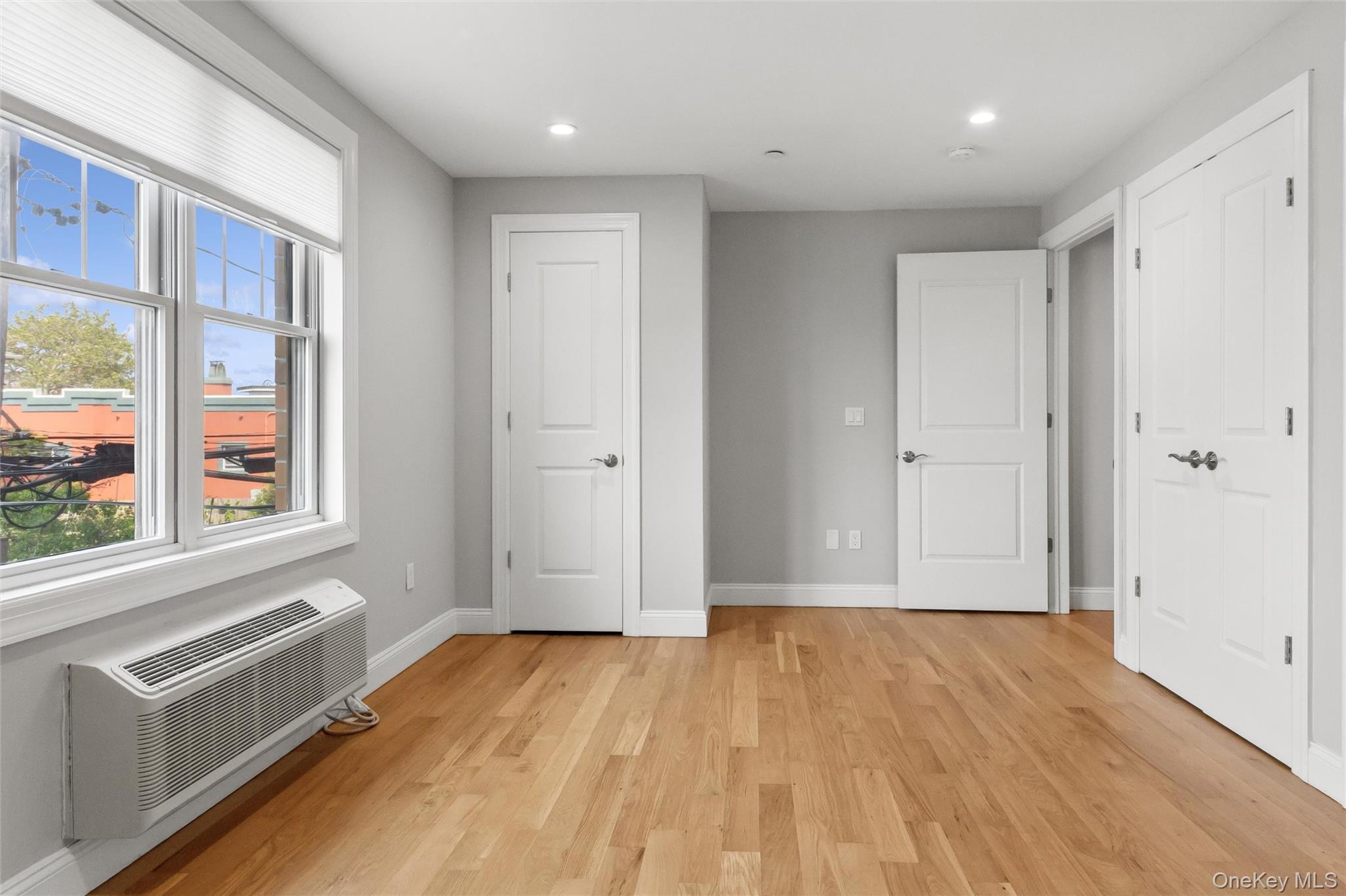 1037870 Property Photo 11