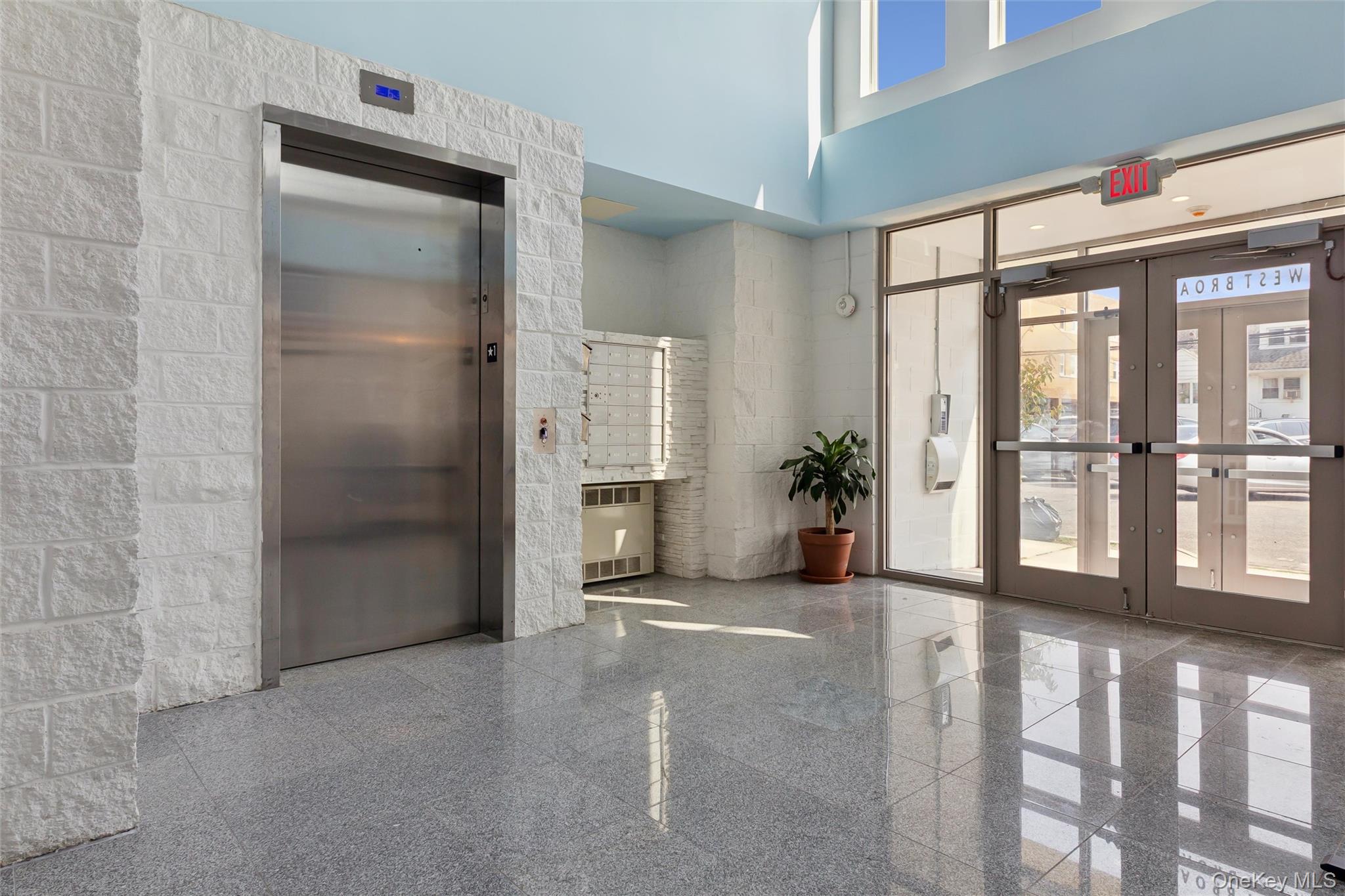 1037870 Property Photo 24