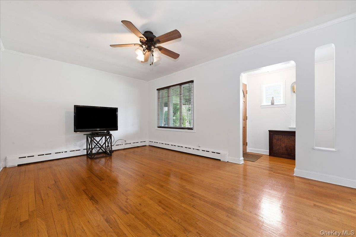 191 Nassau Boulevard Property Photo 6