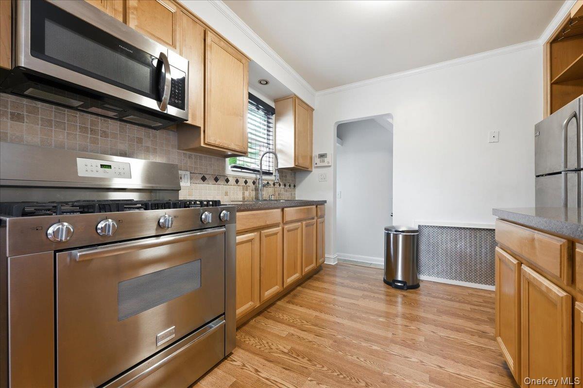 191 Nassau Boulevard Property Photo 11
