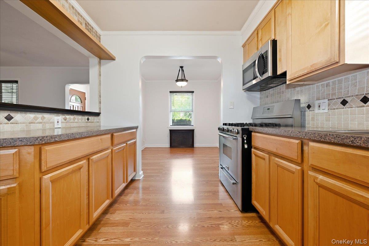 191 Nassau Boulevard Property Photo 14
