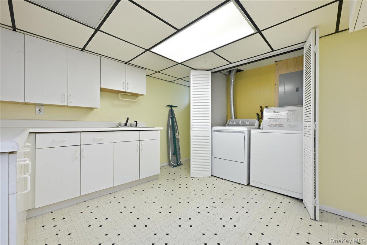 191 Nassau Boulevard Property Photo 26