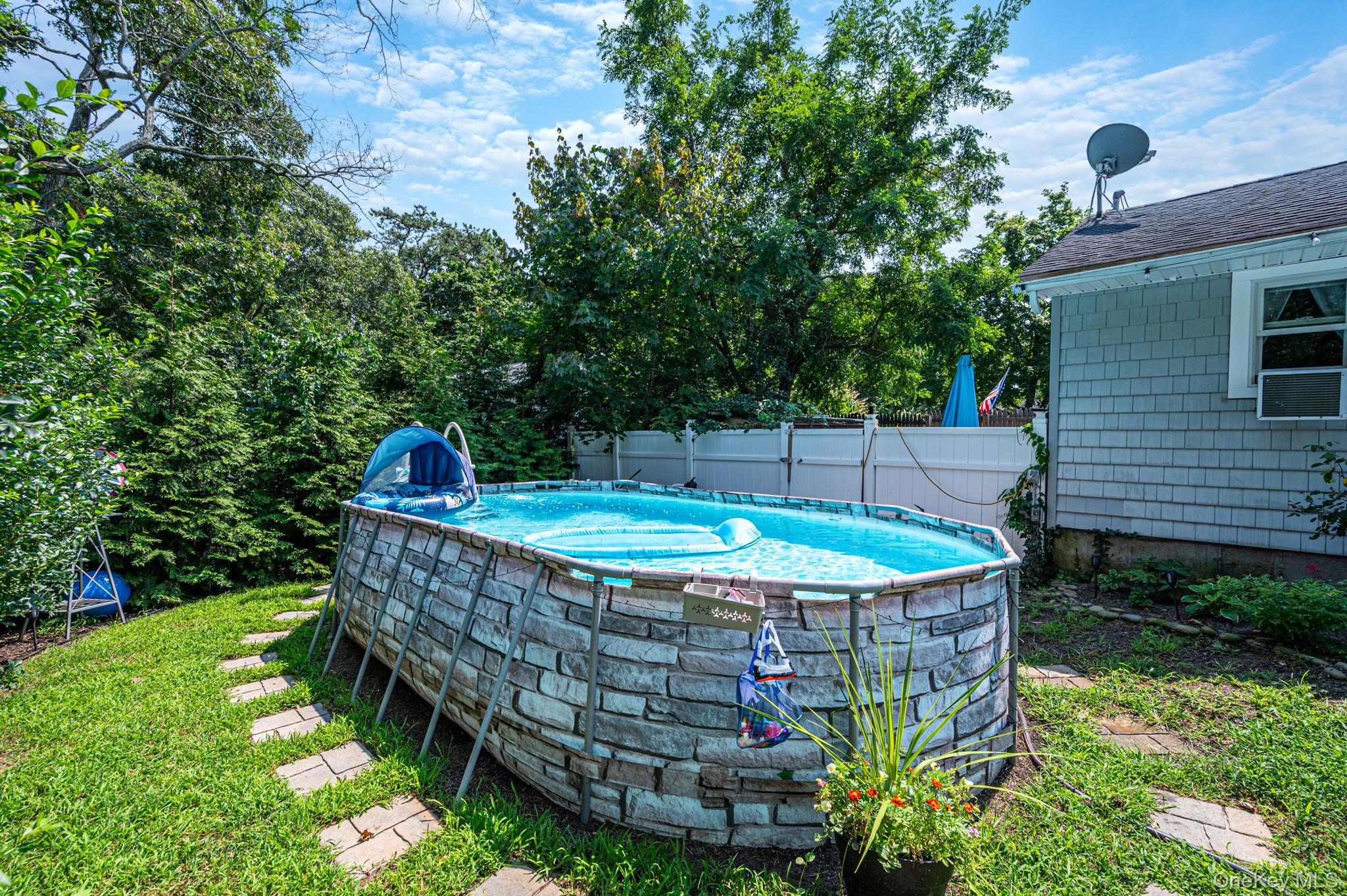 40 Elm Avenue Property Photo 33