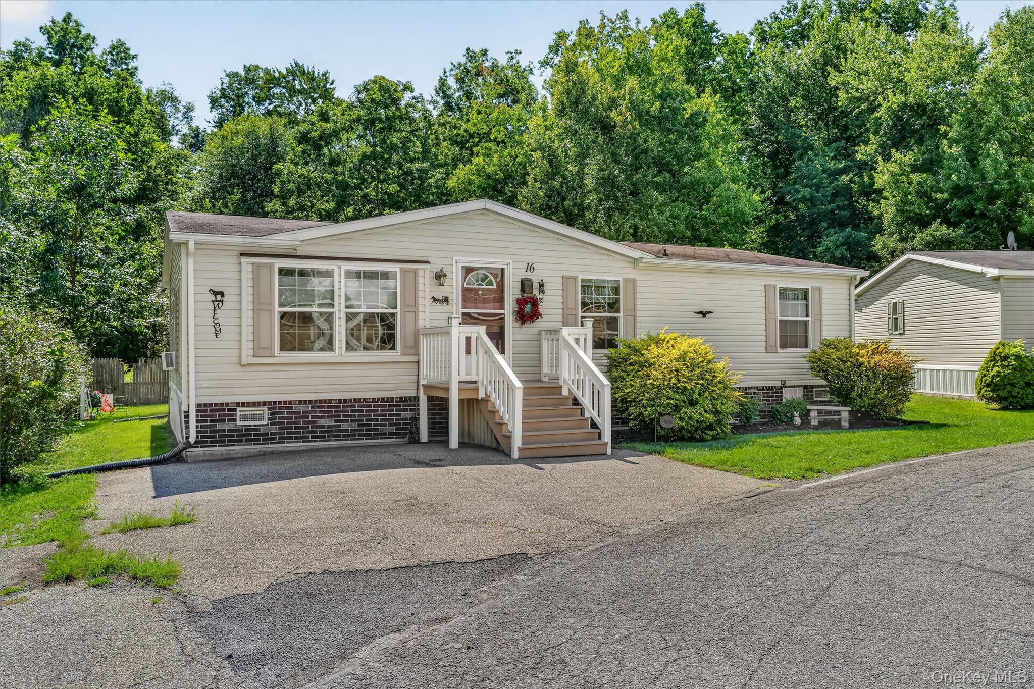2607 State Route 17k #16 Property Photo 2
