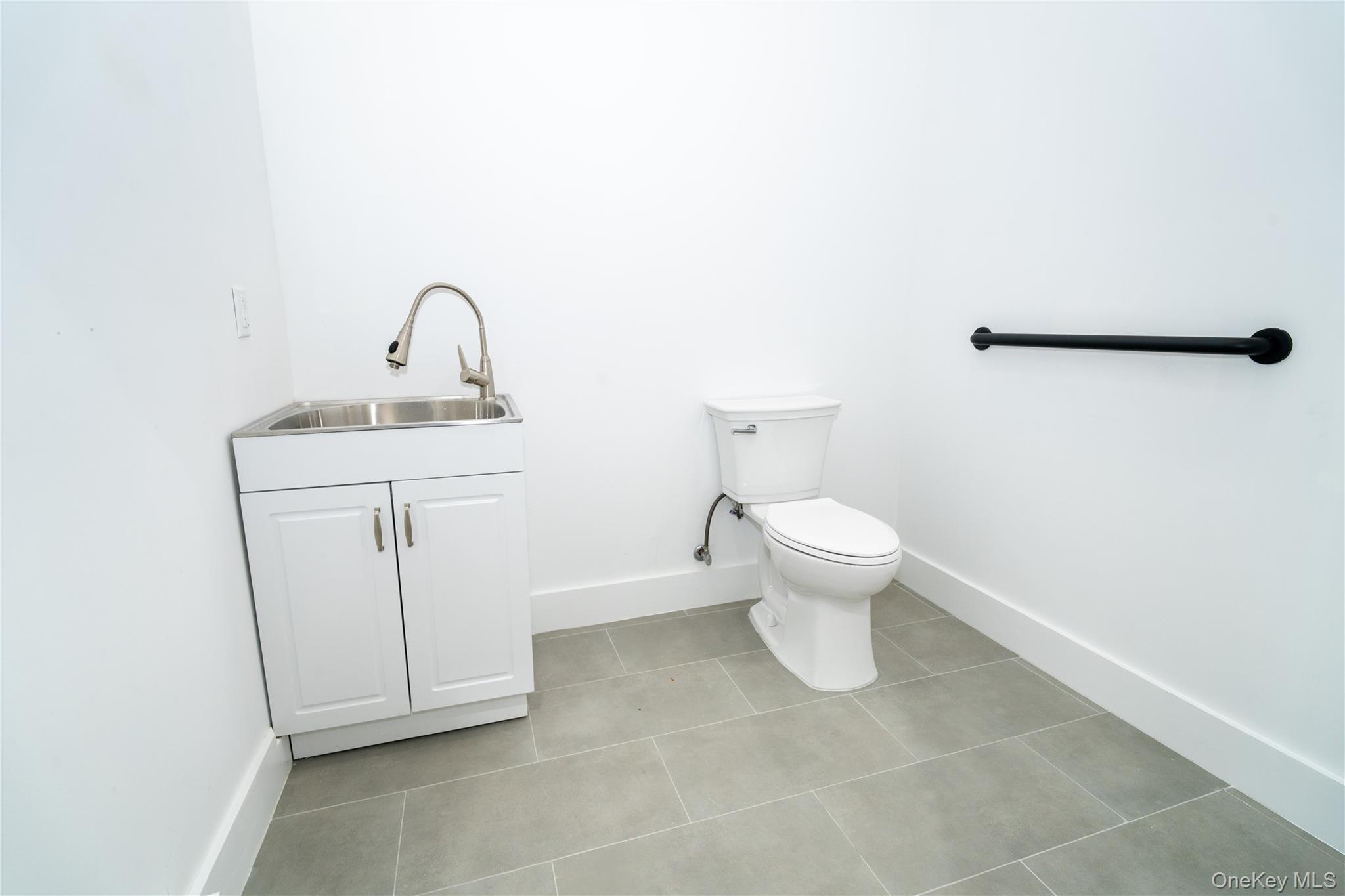 18-28 Steinway Streets Property Photo 8