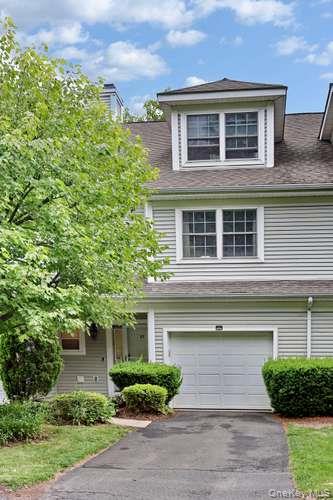 27 Underhill Drive Property Photo 2