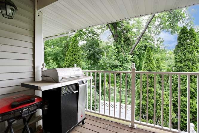 27 Underhill Drive Property Photo 10