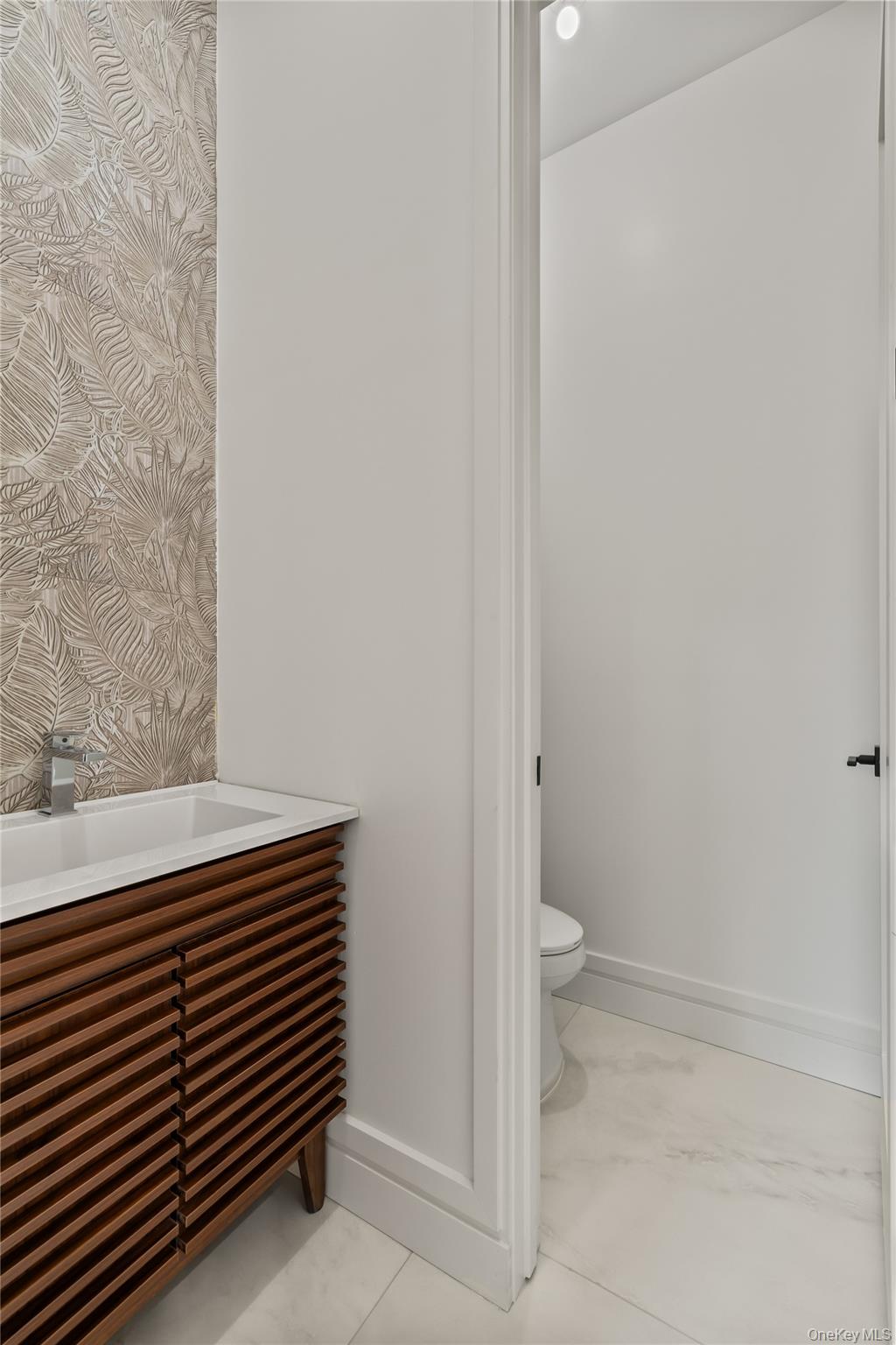 110 Fairview Avenue #202 Property Photo 9