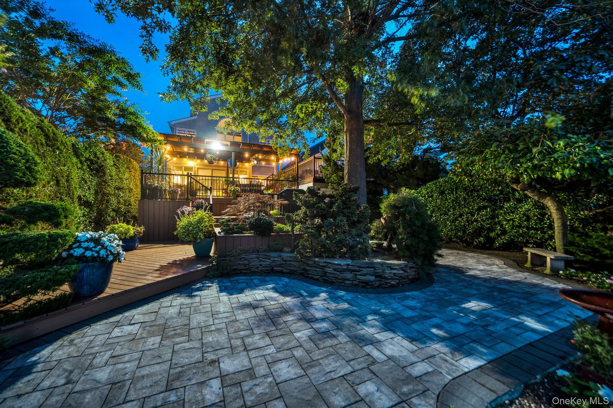 2660 Riverside Drive Property Photo 13