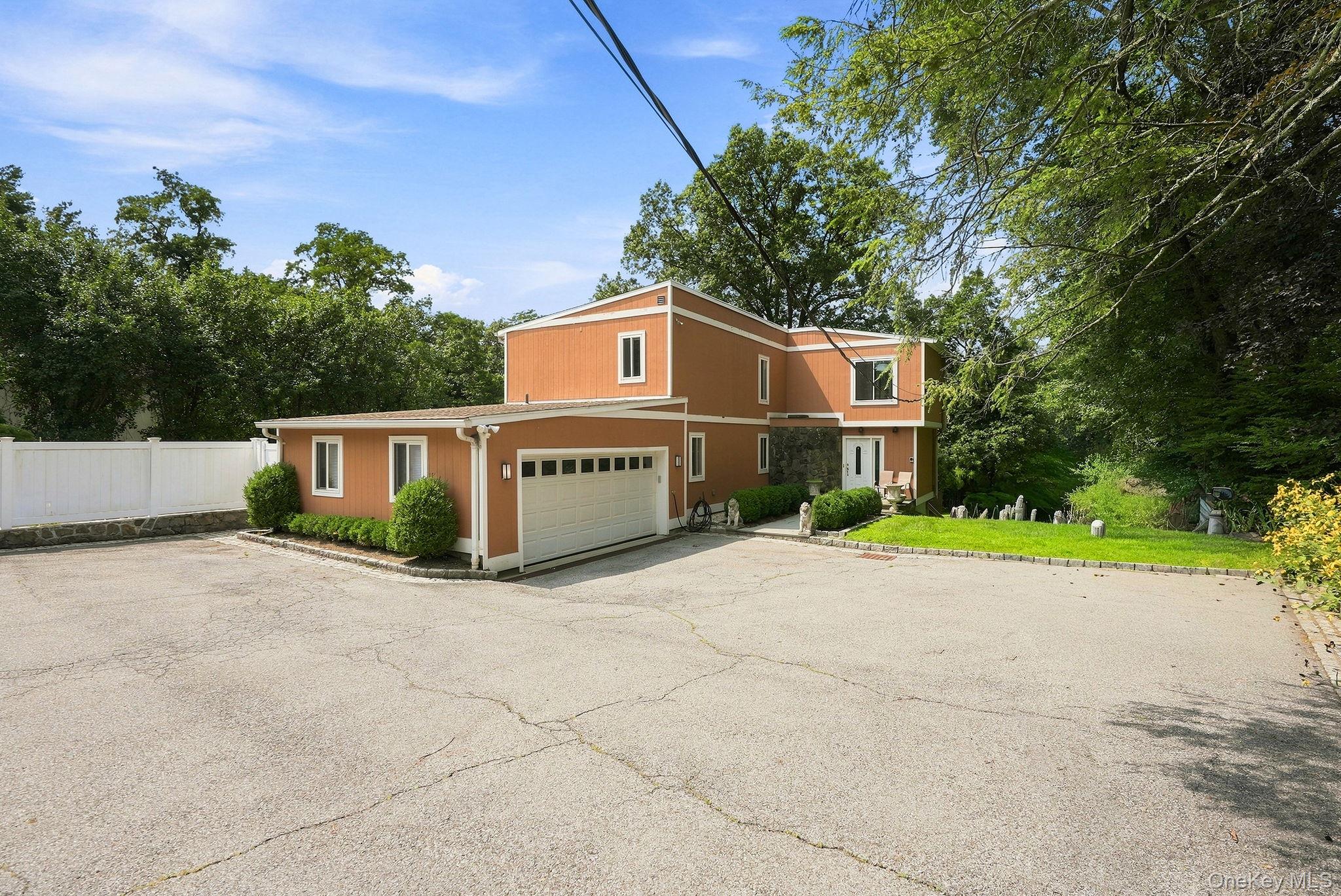 444 West Street Property Photo 2