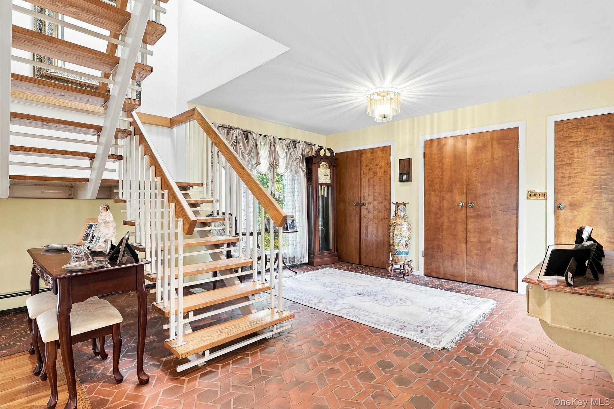 444 West Street Property Photo 4
