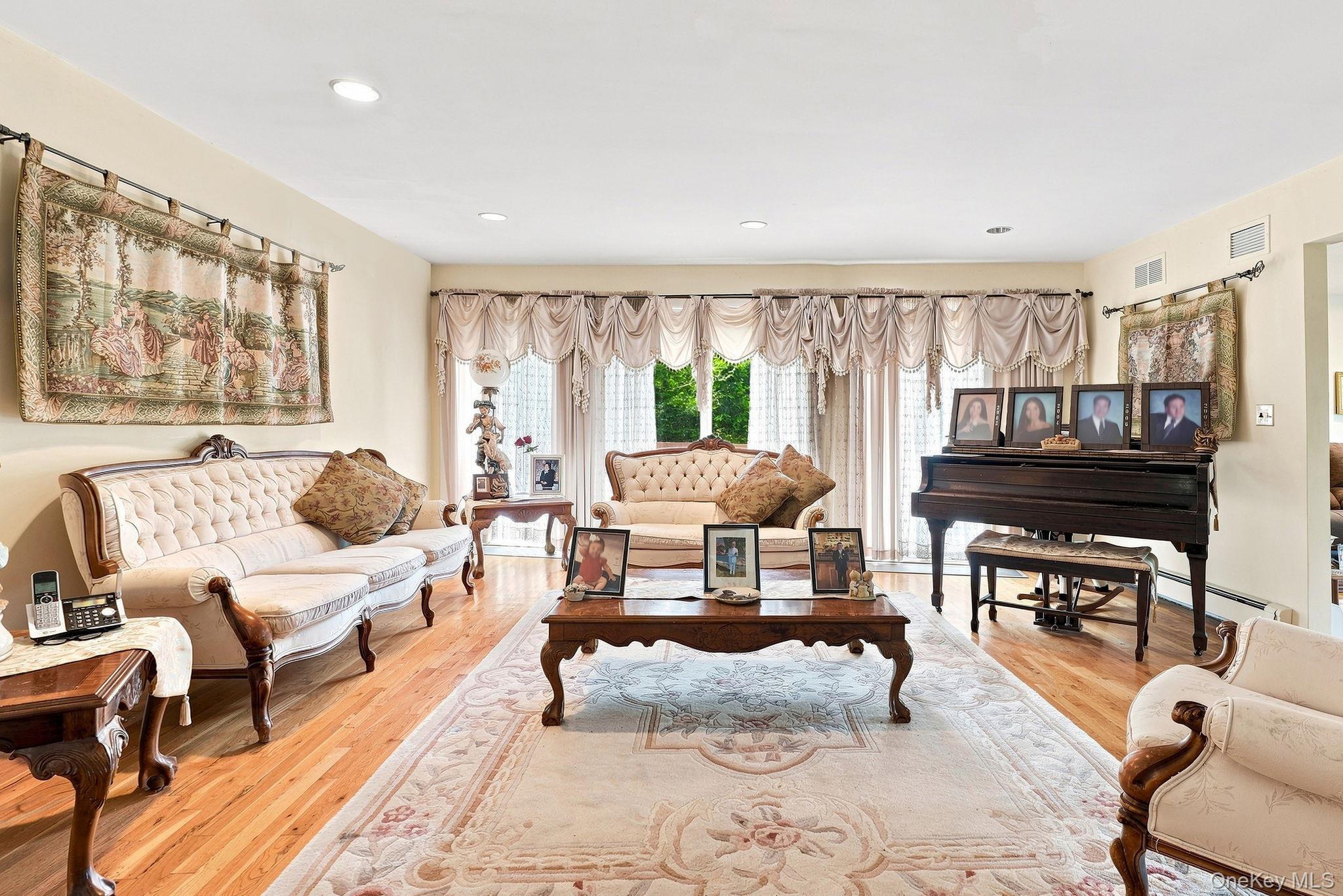 444 West Street Property Photo 5