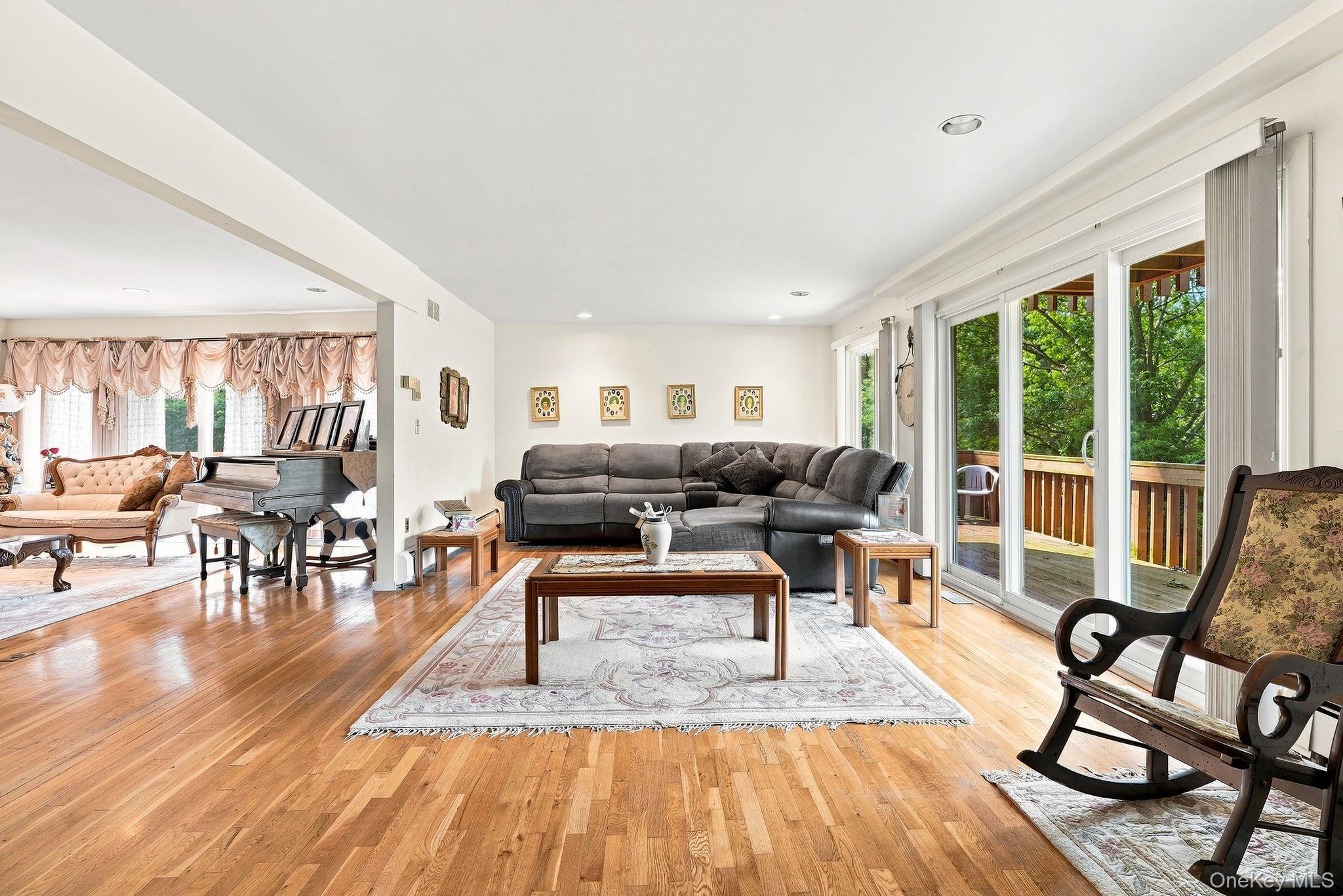 444 West Street Property Photo 6