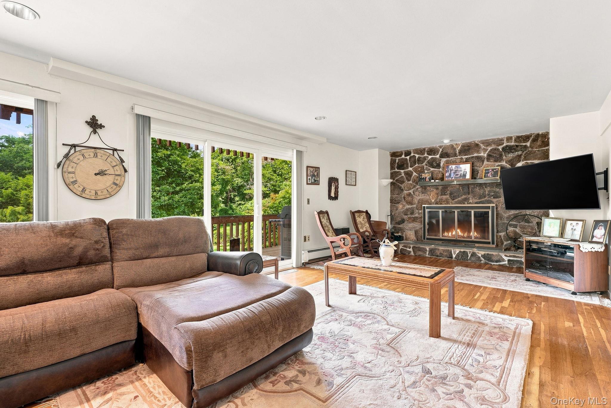 444 West Street Property Photo 7