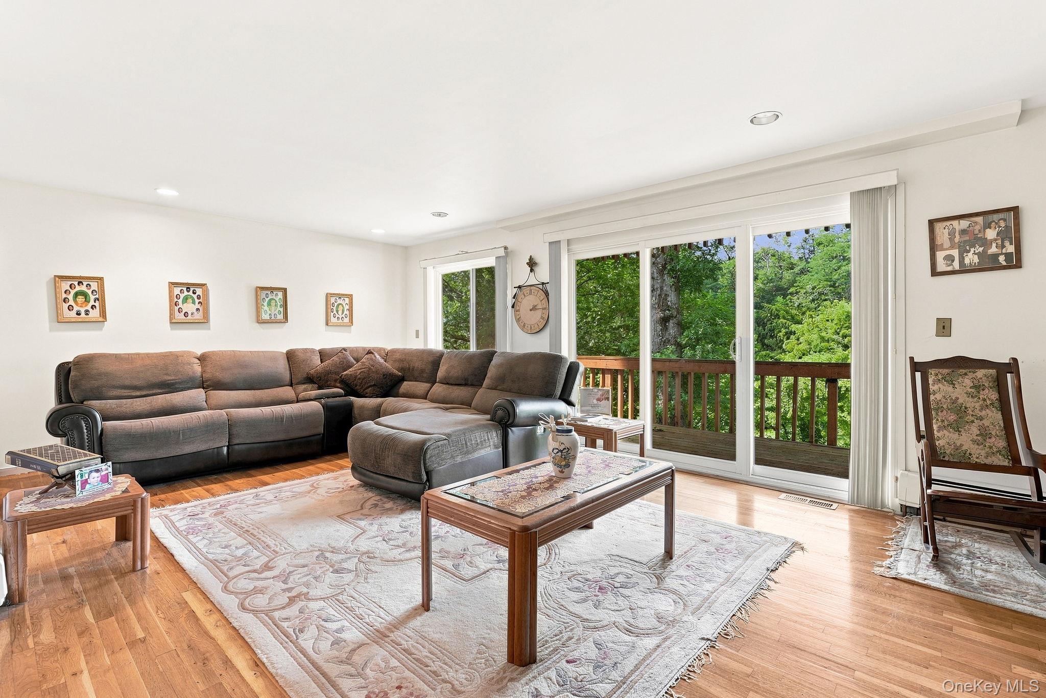 444 West Street Property Photo 8
