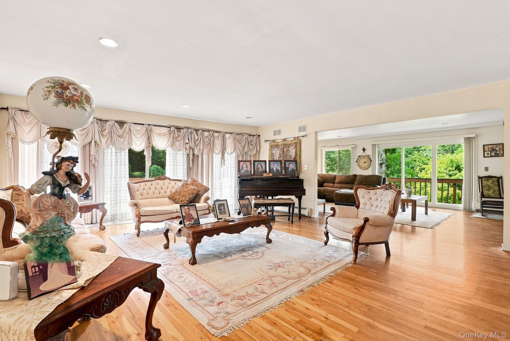 444 West Street Property Photo 10