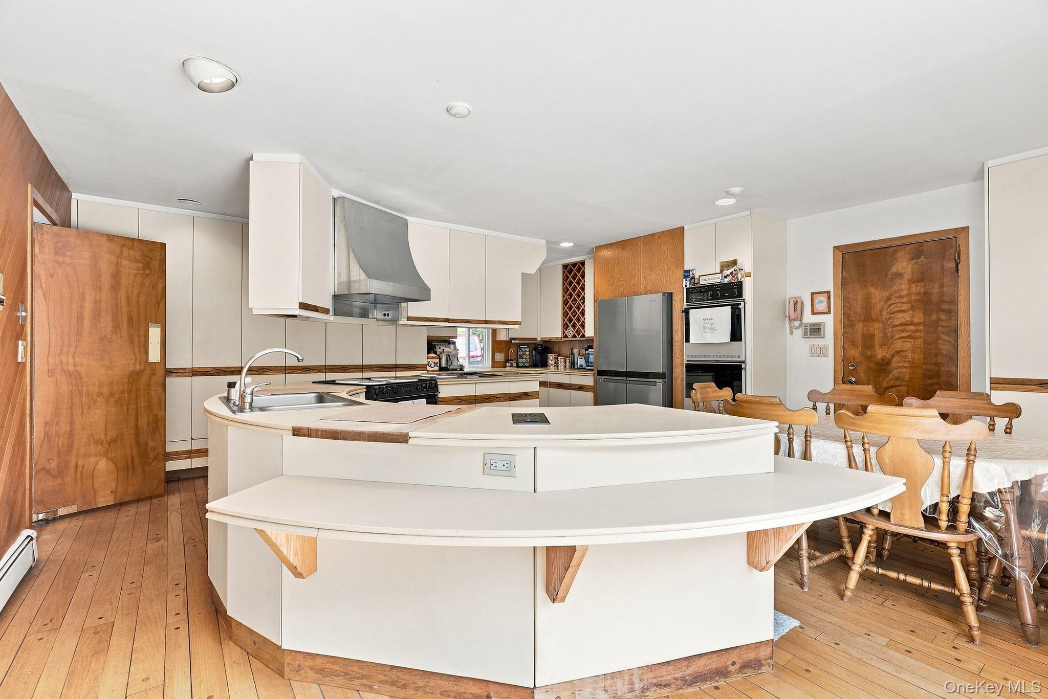 444 West Street Property Photo 16
